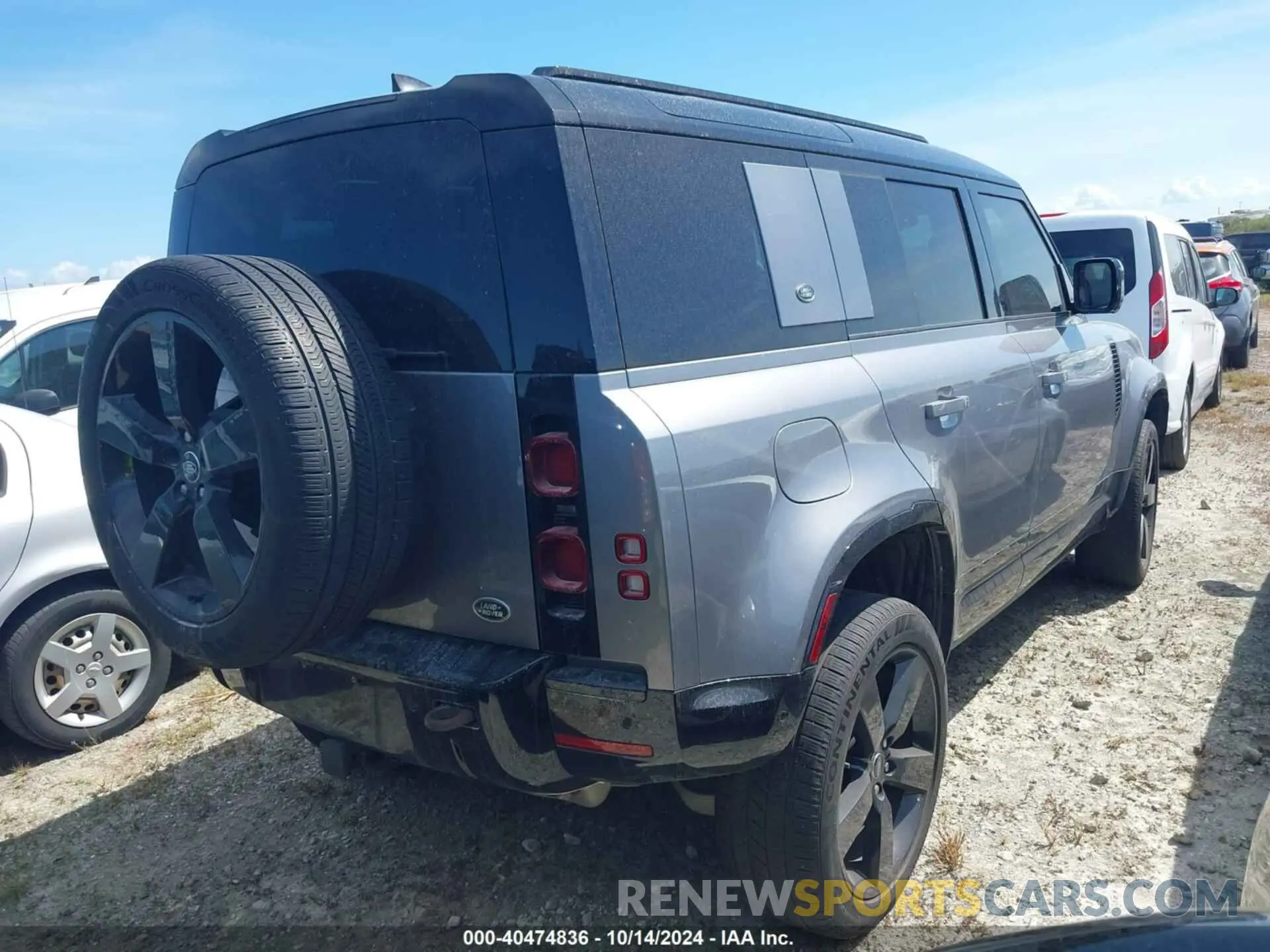 4 Photograph of a damaged car SALE27EU9P2128054 LAND ROVER DEFENDER 2023