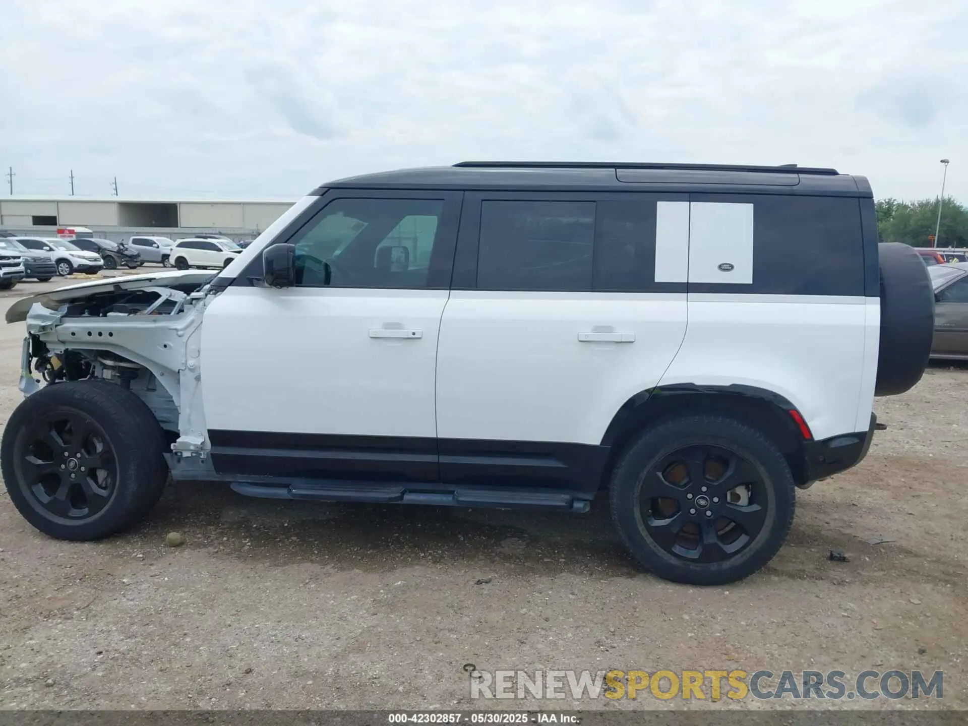 15 Photograph of a damaged car SALE27EUXP2114986 LAND ROVER DEFENDER 2023