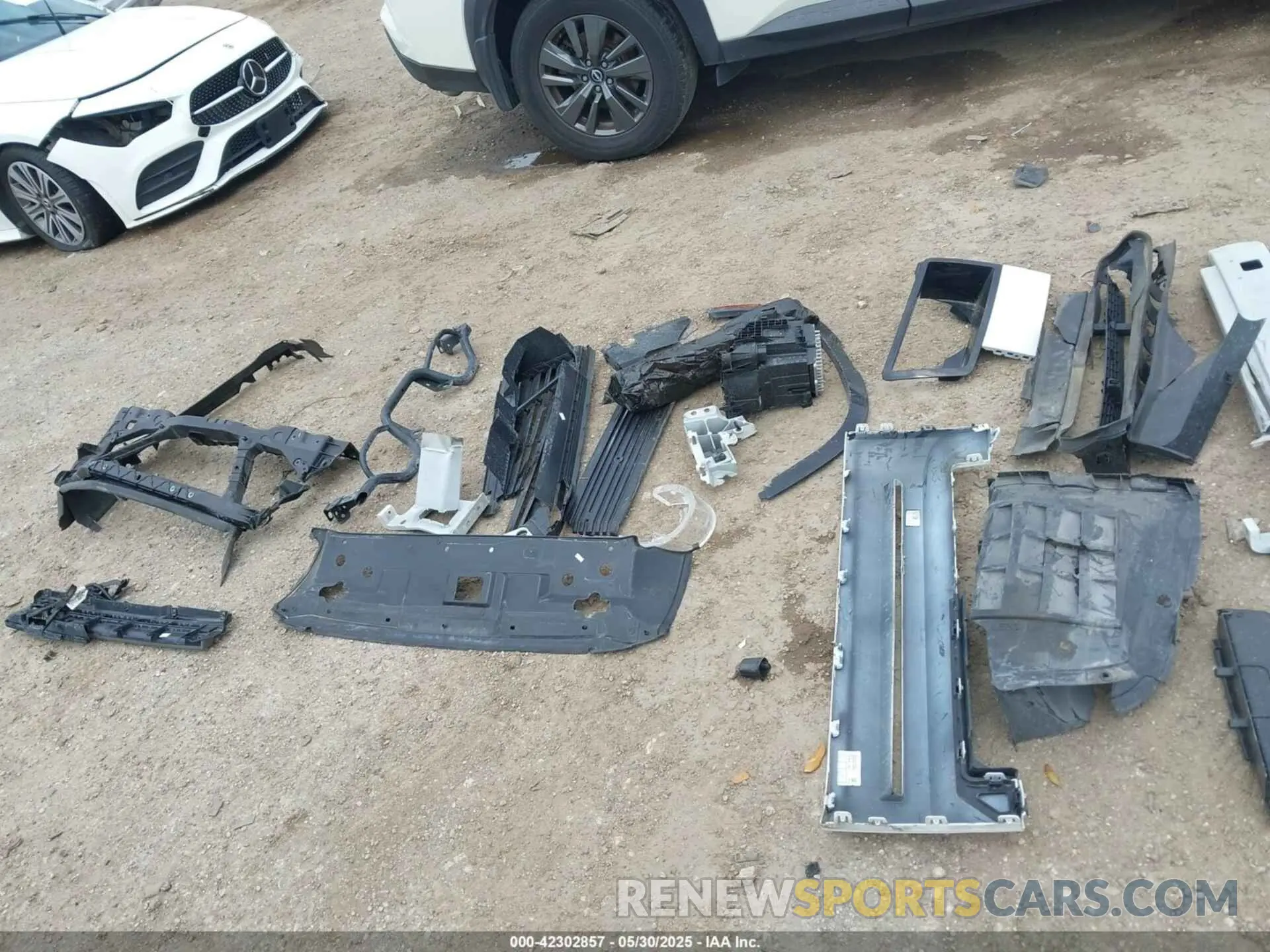 21 Photograph of a damaged car SALE27EUXP2114986 LAND ROVER DEFENDER 2023