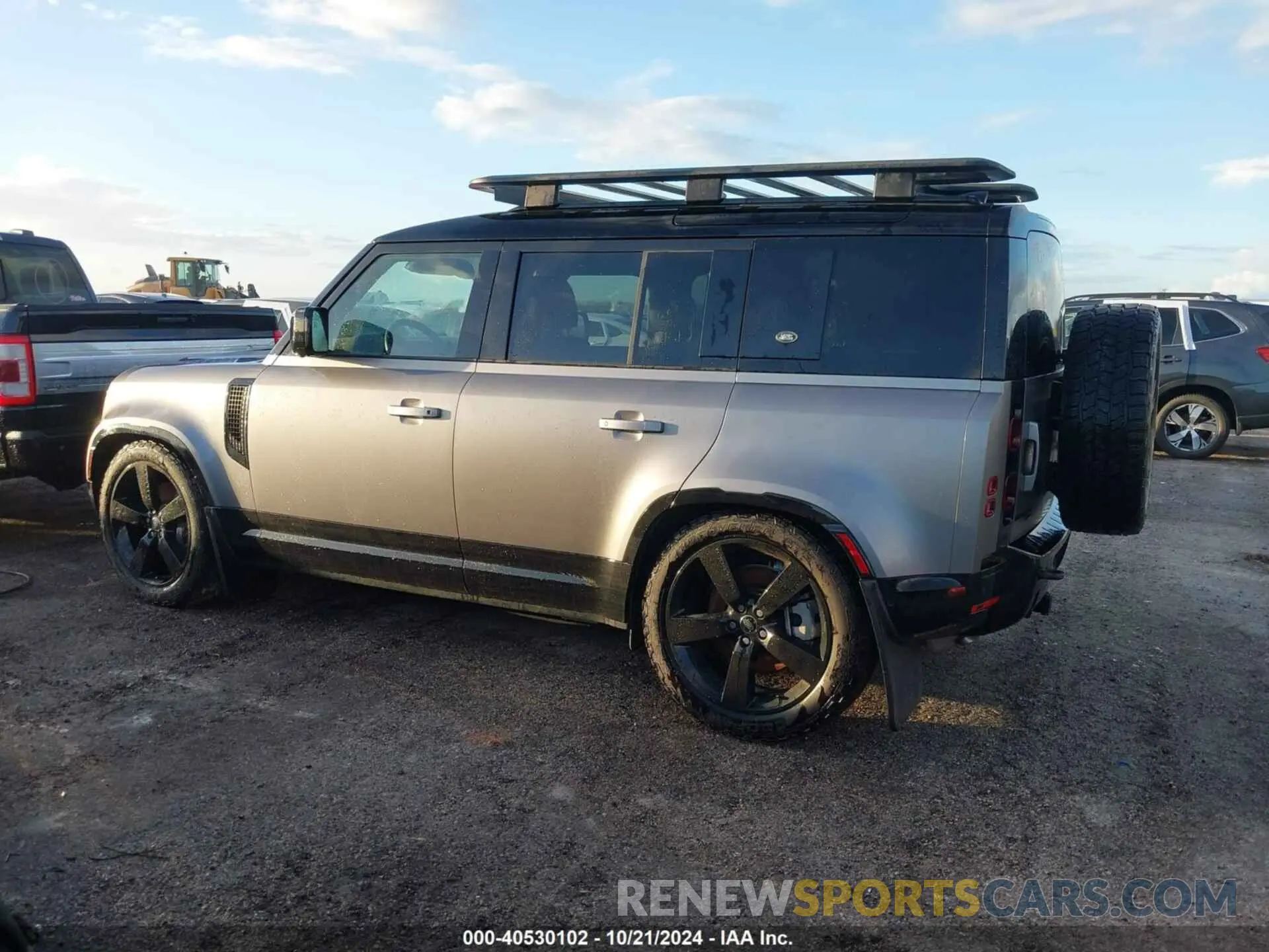 14 Photograph of a damaged car SALE2EEU0P2127251 LAND ROVER DEFENDER 2023