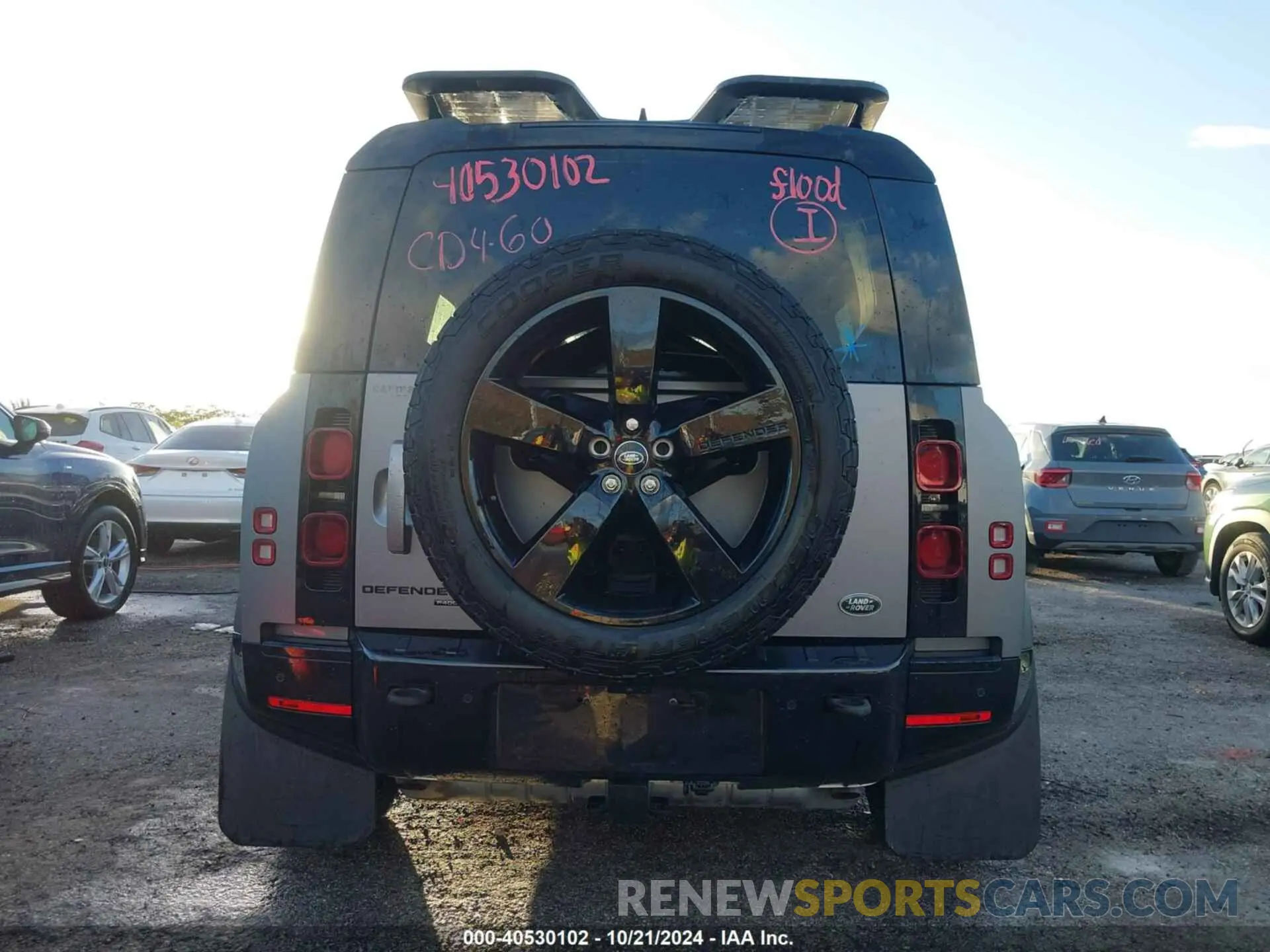 16 Photograph of a damaged car SALE2EEU0P2127251 LAND ROVER DEFENDER 2023