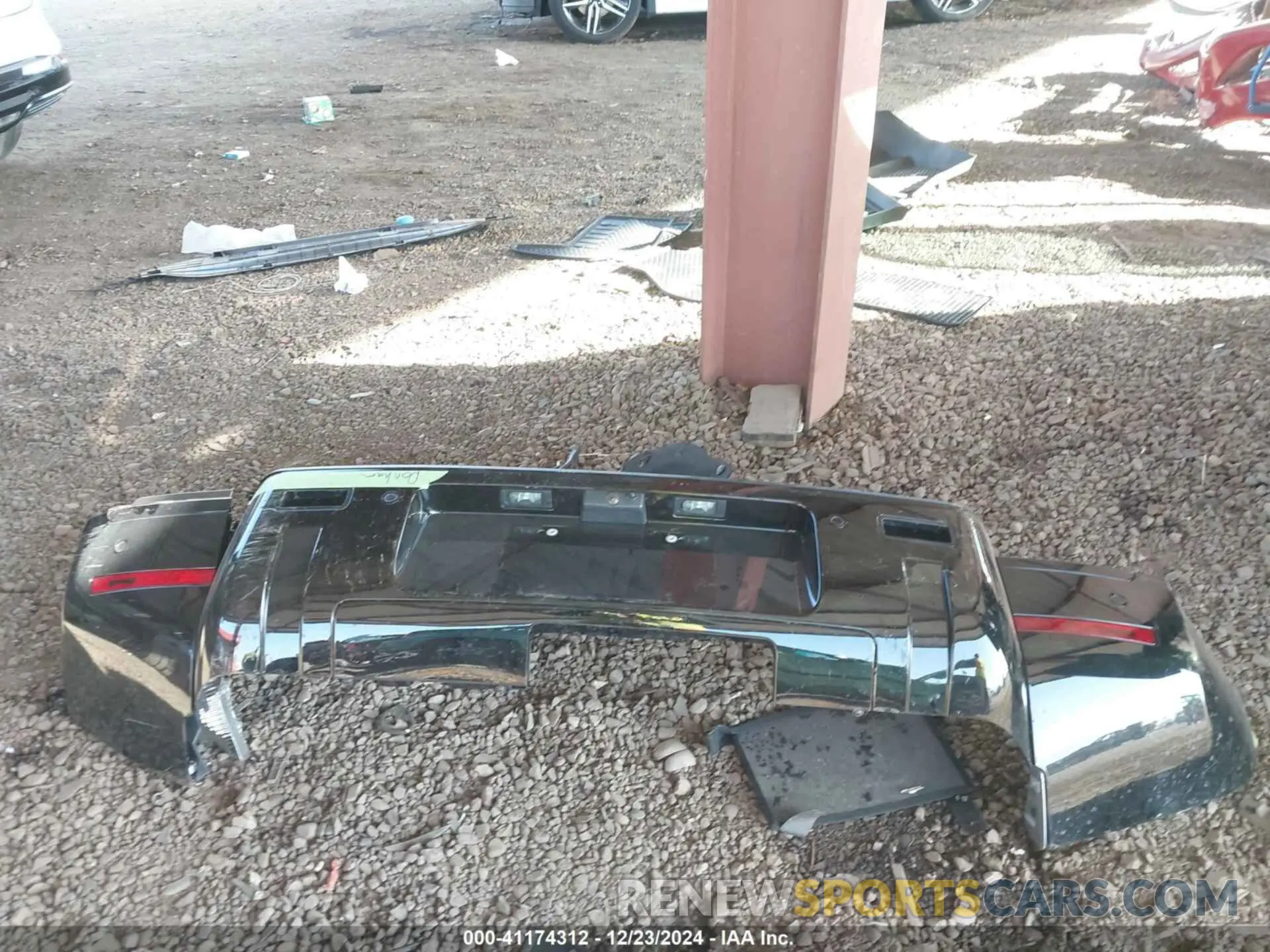 12 Photograph of a damaged car SALE2EEU2P2228324 LAND ROVER DEFENDER 2023