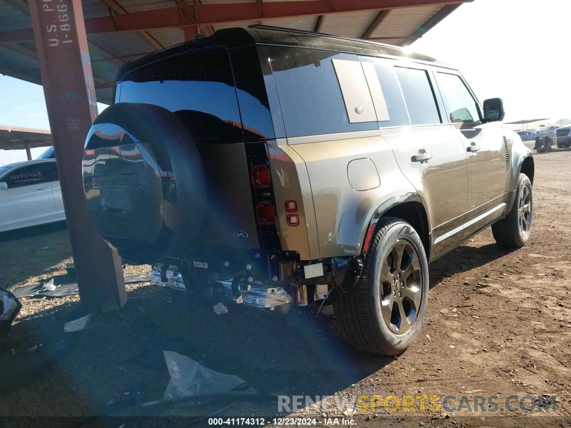 4 Photograph of a damaged car SALE2EEU2P2228324 LAND ROVER DEFENDER 2023