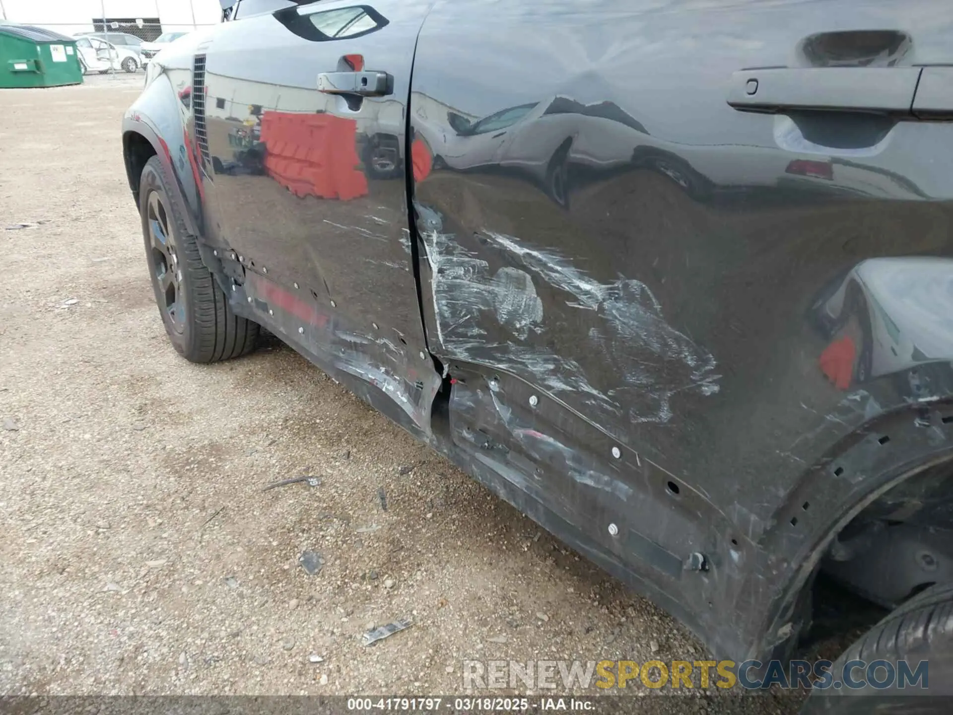 21 Photograph of a damaged car SALEJ7EX4P2239091 LAND ROVER DEFENDER 2023