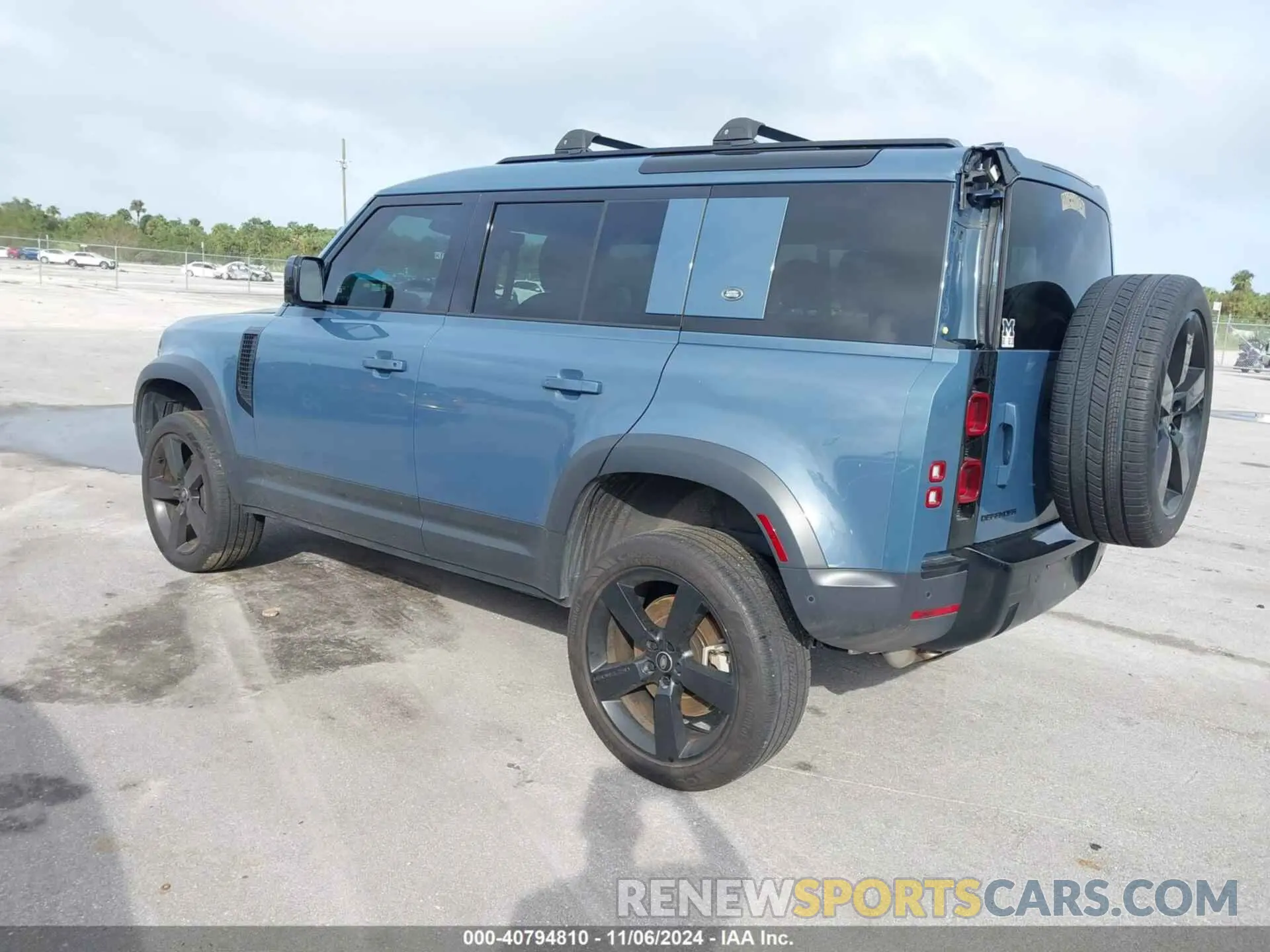 3 Photograph of a damaged car SALEJ7EX6P2159856 LAND ROVER DEFENDER 2023