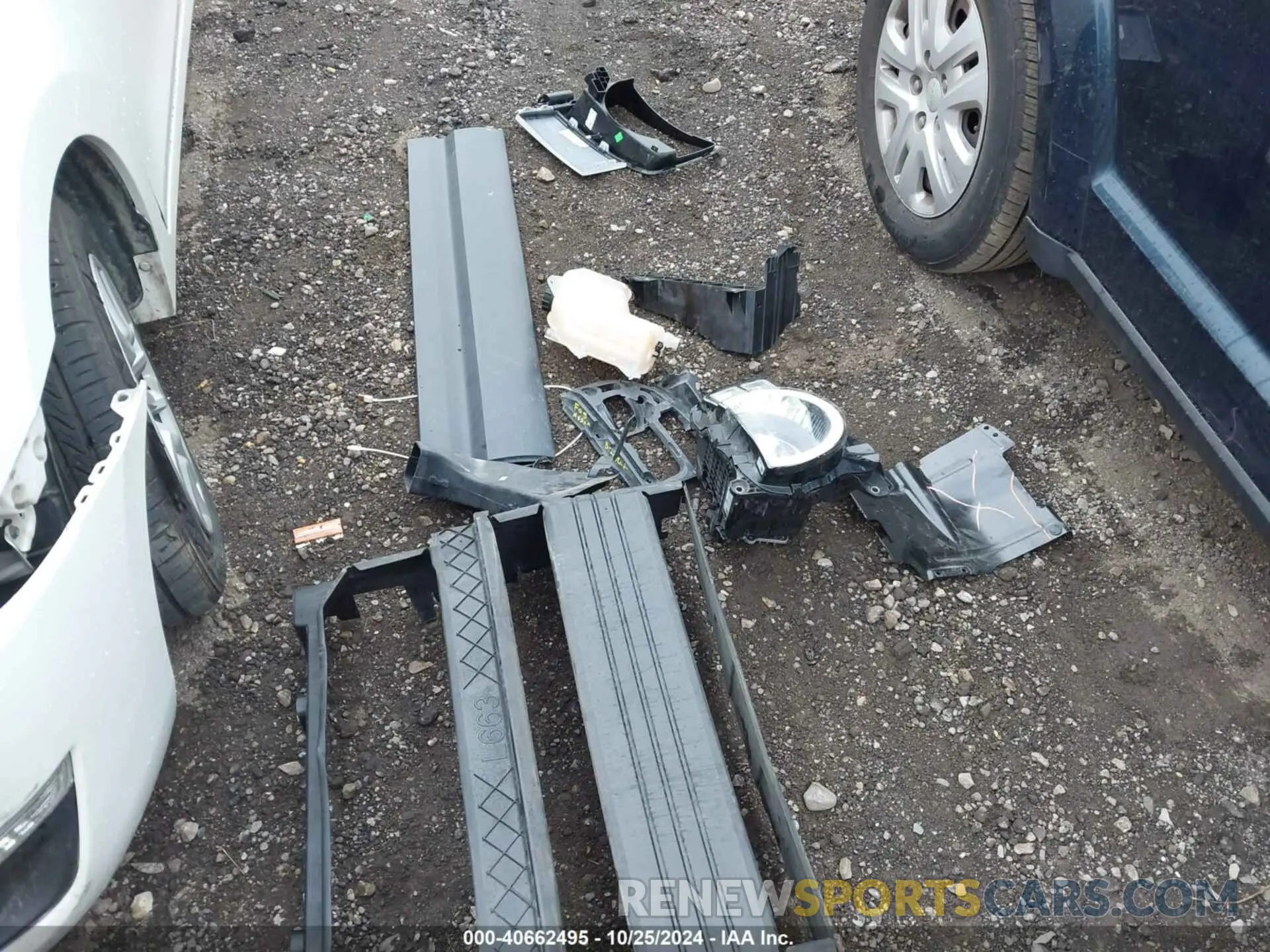 21 Photograph of a damaged car SALEJ7EX7P2148736 LAND ROVER DEFENDER 2023