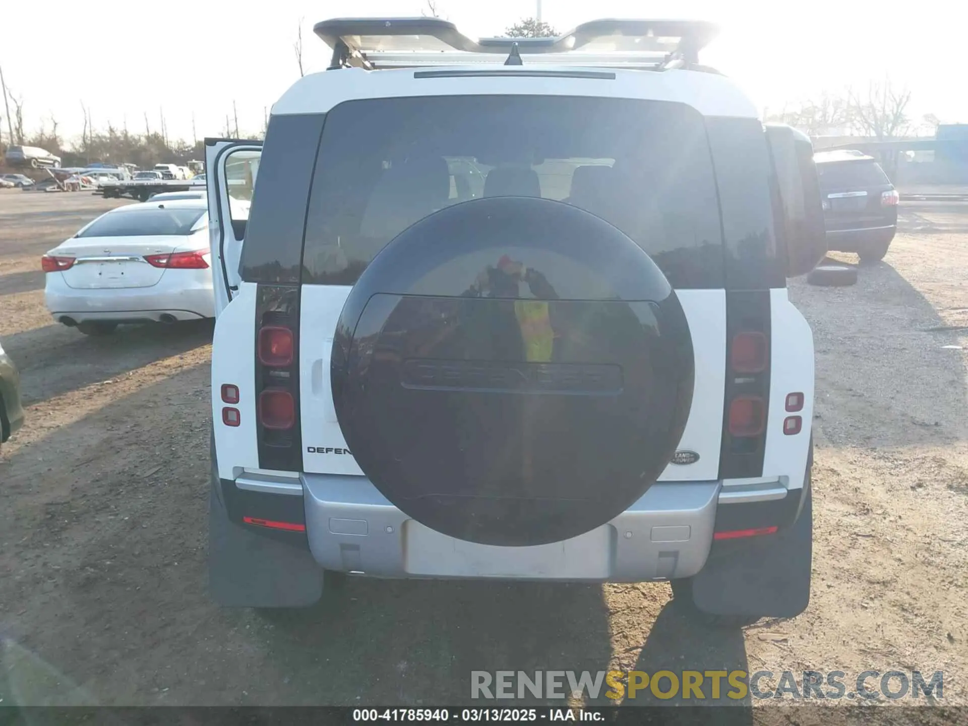 16 Photograph of a damaged car SALEJEEX9P2146961 LAND ROVER DEFENDER 2023