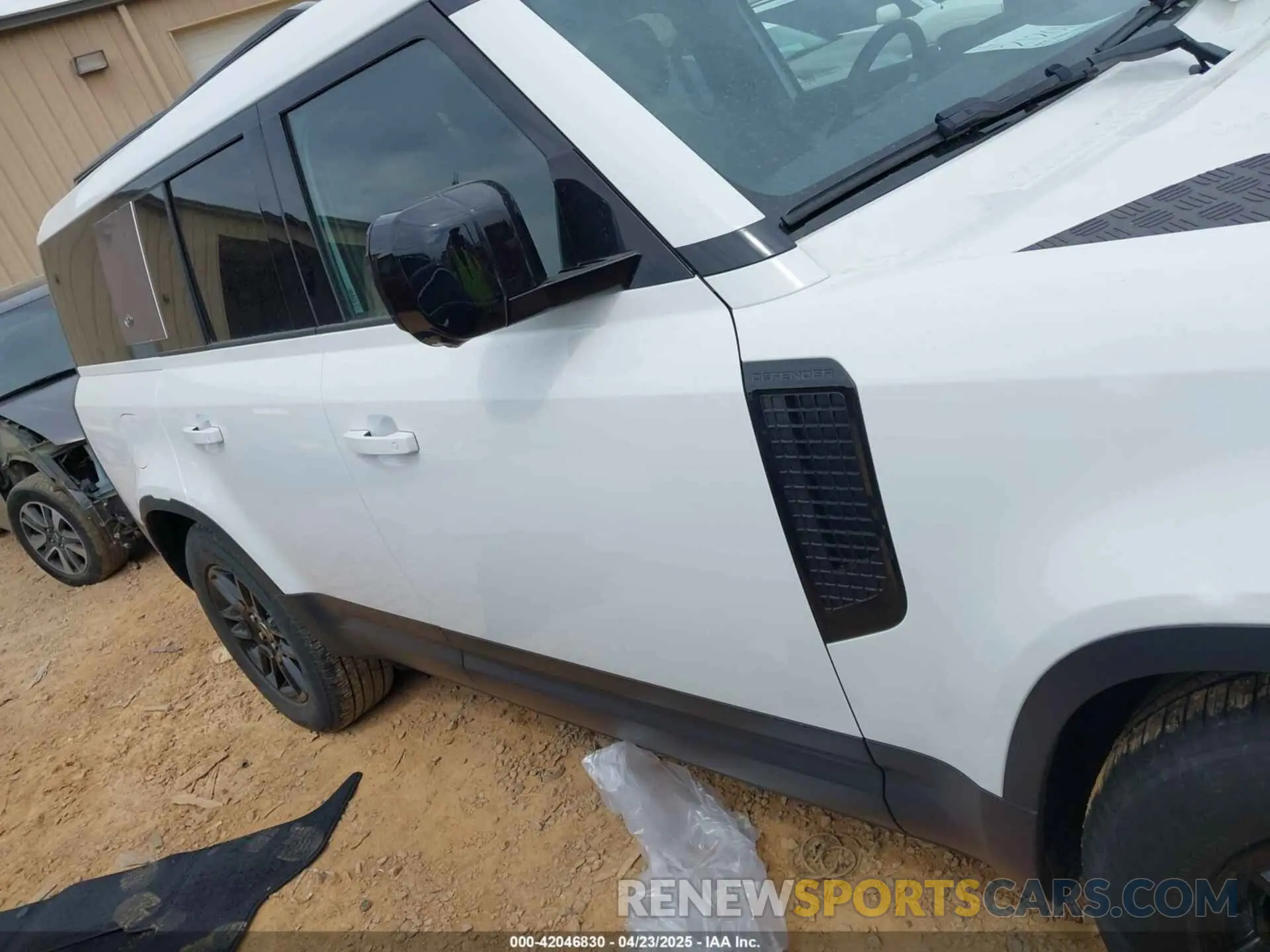 6 Photograph of a damaged car SALEJFEUXP2221744 LAND ROVER DEFENDER 2023