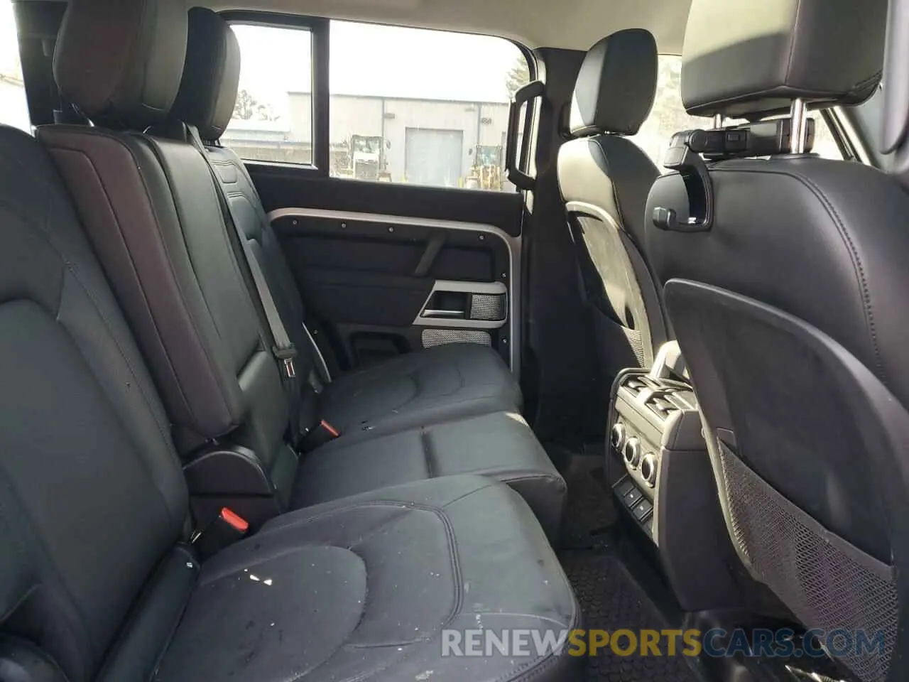 11 Photograph of a damaged car SALEJFEUXP2229892 LAND ROVER DEFENDER 2023