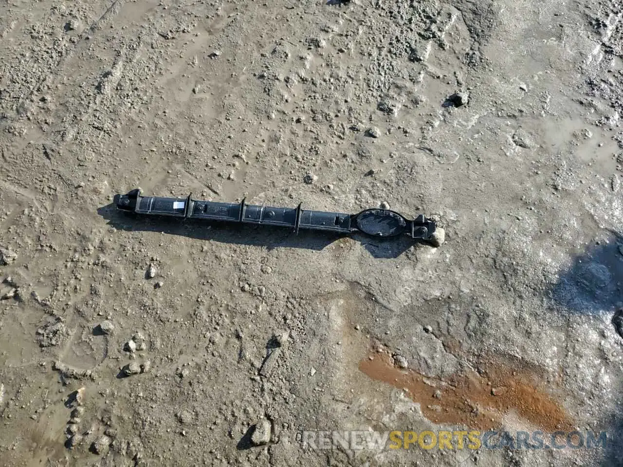 13 Photograph of a damaged car SALEJFEUXP2229892 LAND ROVER DEFENDER 2023