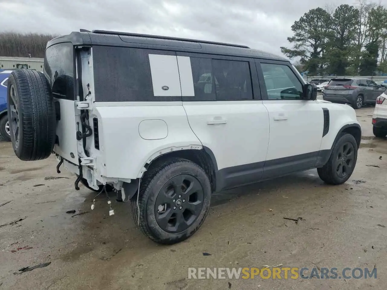3 Photograph of a damaged car SALEP7EU0P2220042 LAND ROVER DEFENDER 2023