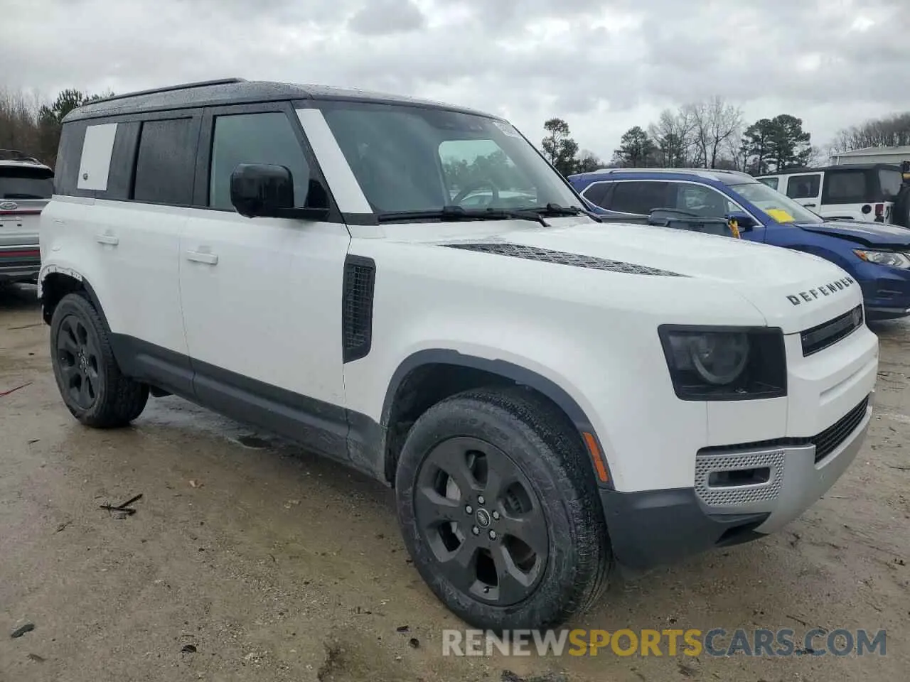 4 Photograph of a damaged car SALEP7EU0P2220042 LAND ROVER DEFENDER 2023