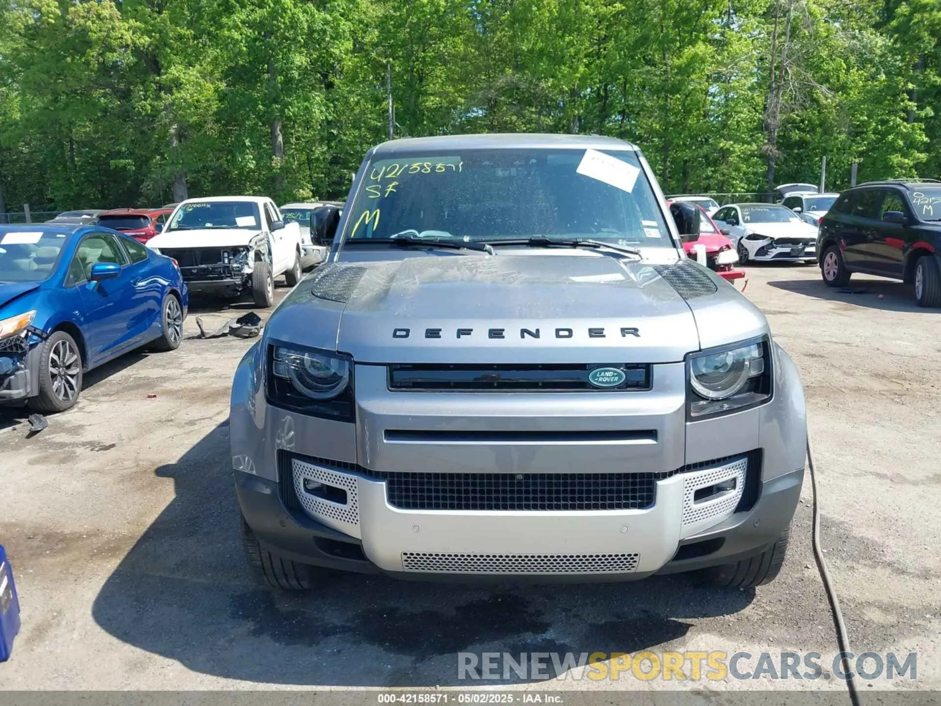 6 Photograph of a damaged car SALEP7EU1P2219921 LAND ROVER DEFENDER 2023