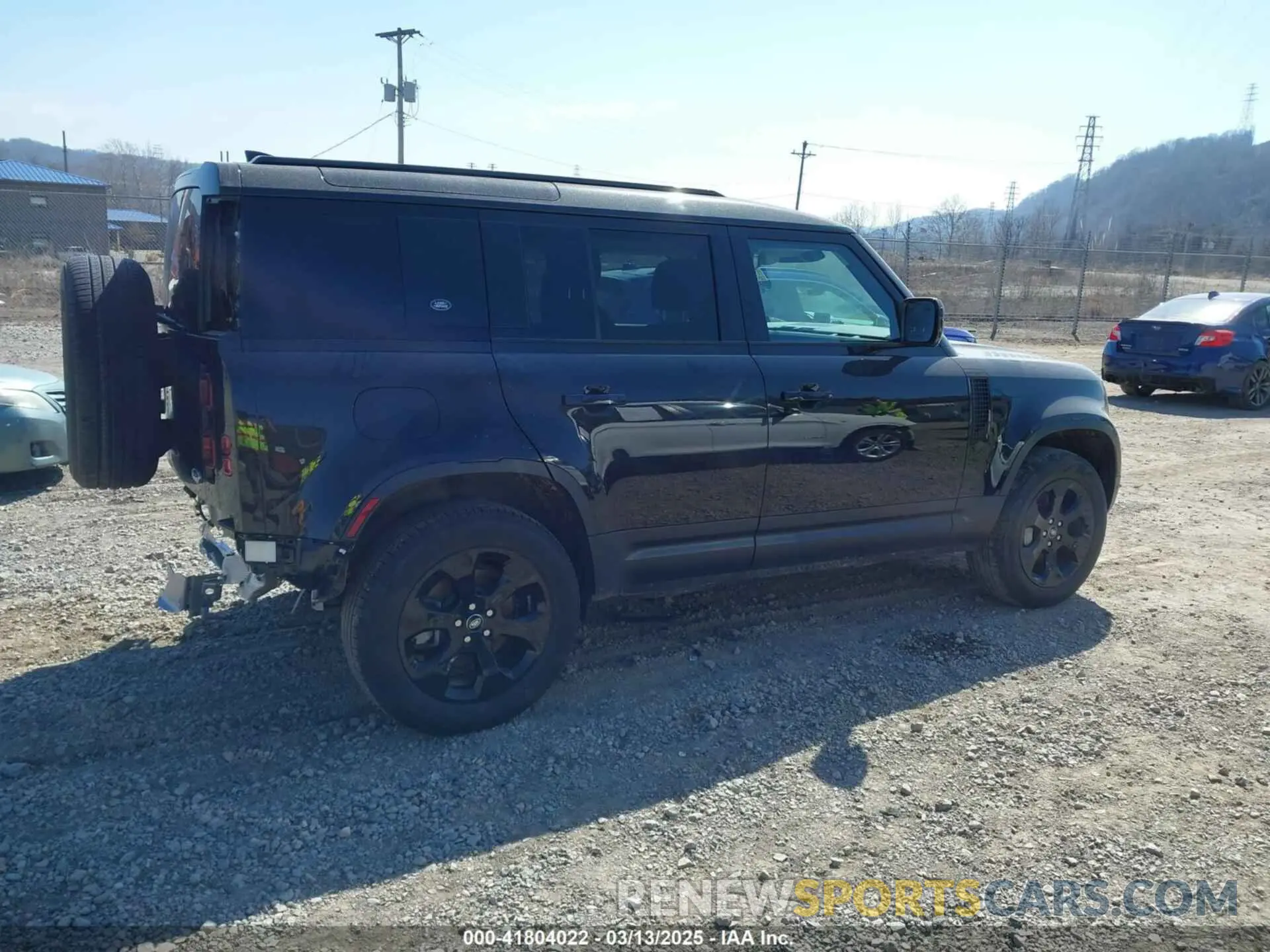 14 Photograph of a damaged car SALEP7EU9P2222274 LAND ROVER DEFENDER 2023