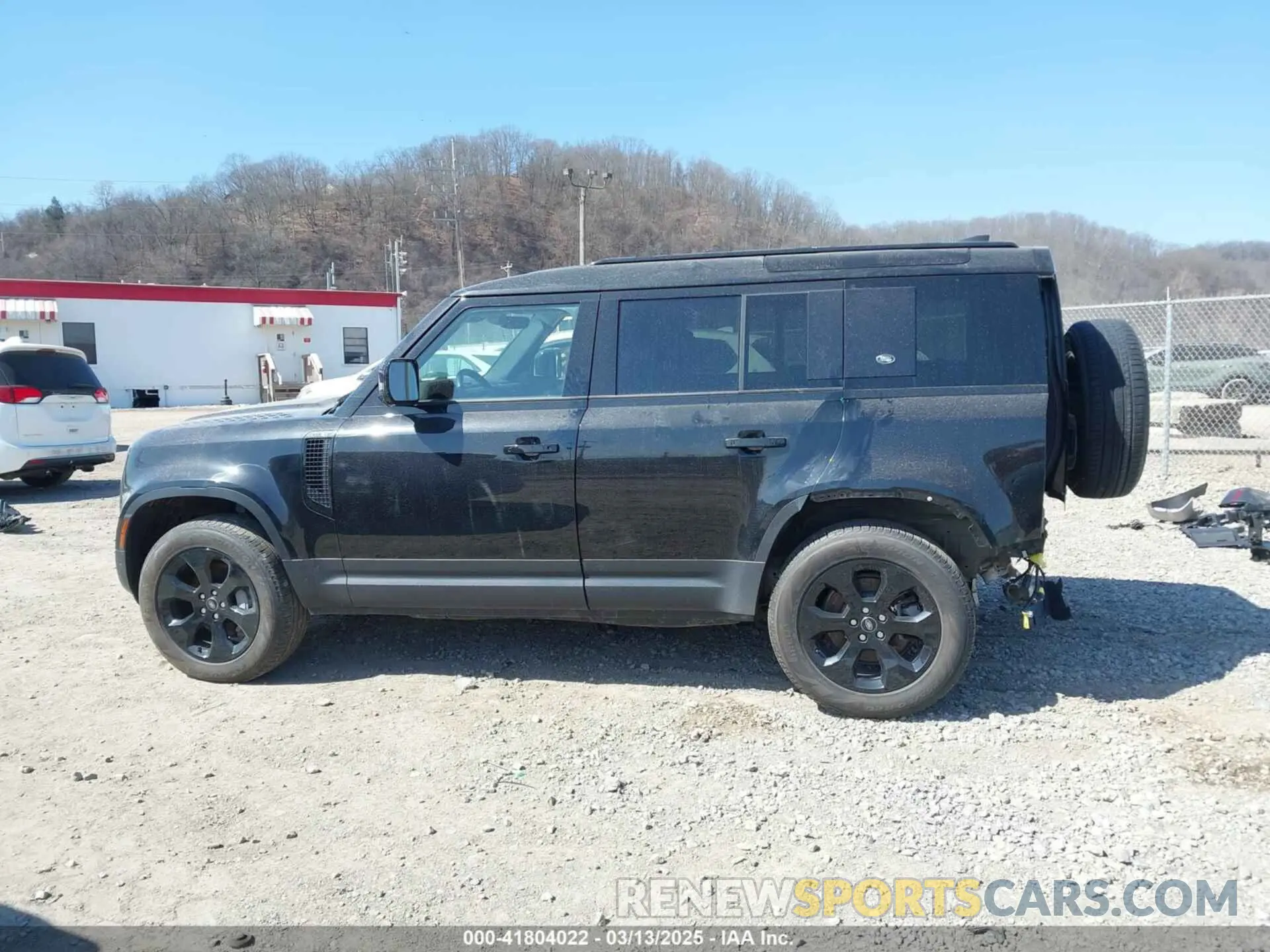 15 Photograph of a damaged car SALEP7EU9P2222274 LAND ROVER DEFENDER 2023
