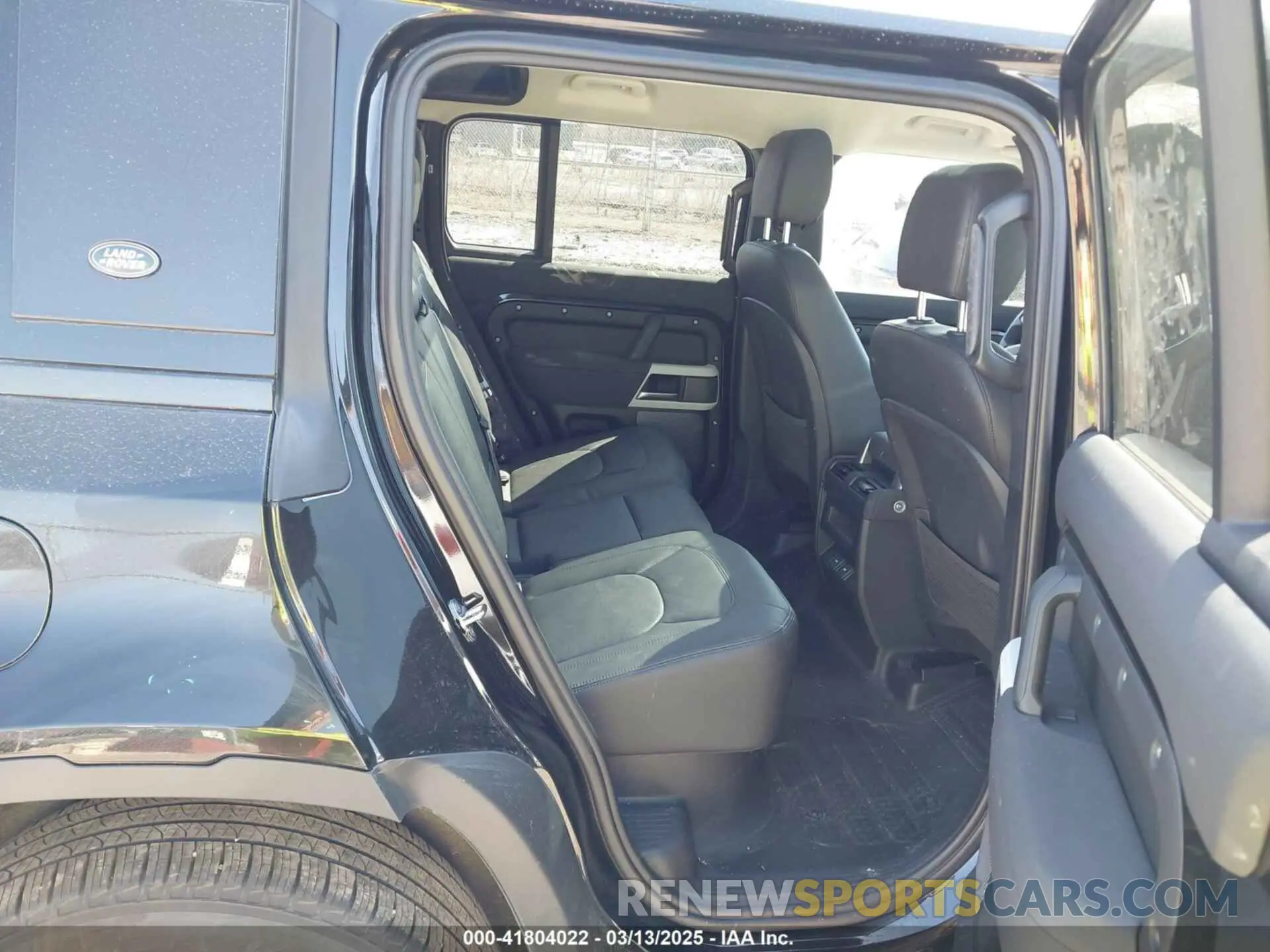 8 Photograph of a damaged car SALEP7EU9P2222274 LAND ROVER DEFENDER 2023