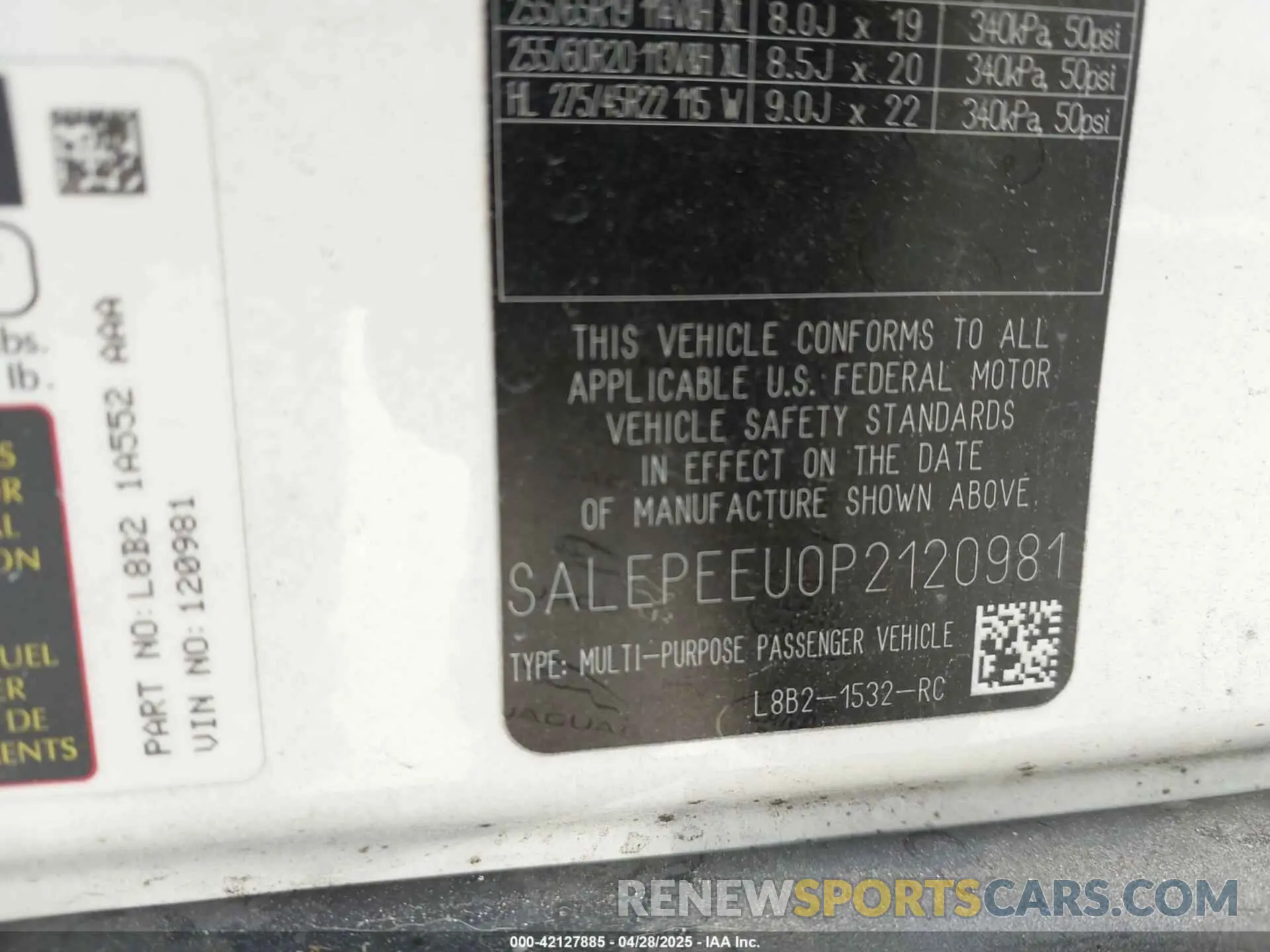9 Photograph of a damaged car SALEPEEU0P2120981 LAND ROVER DEFENDER 2023