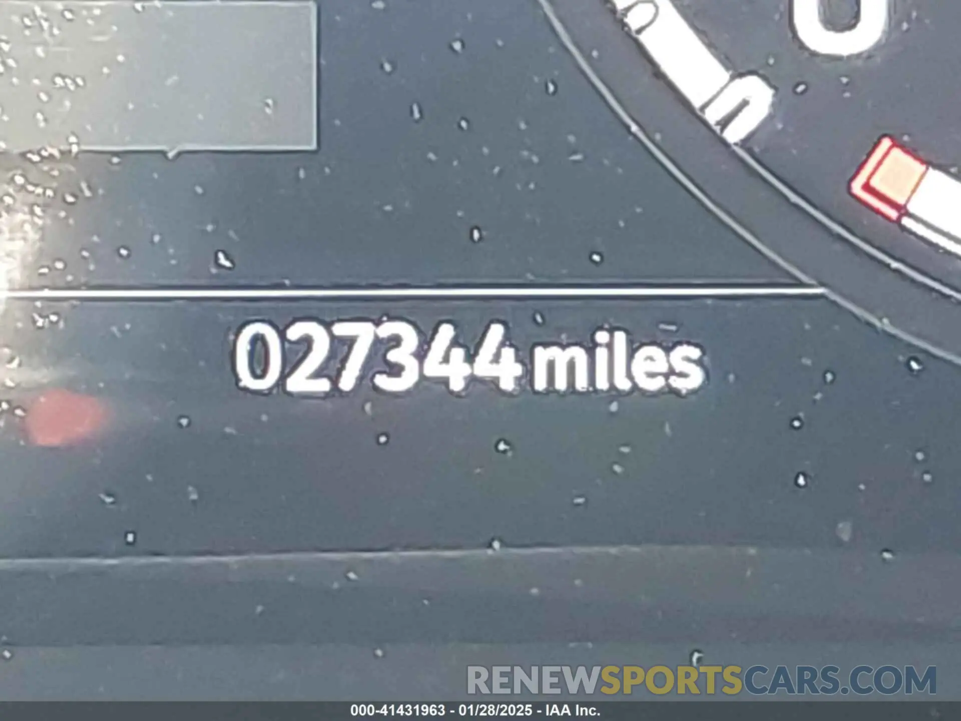 15 Photograph of a damaged car SALEPEEU6P2187343 LAND ROVER DEFENDER 2023