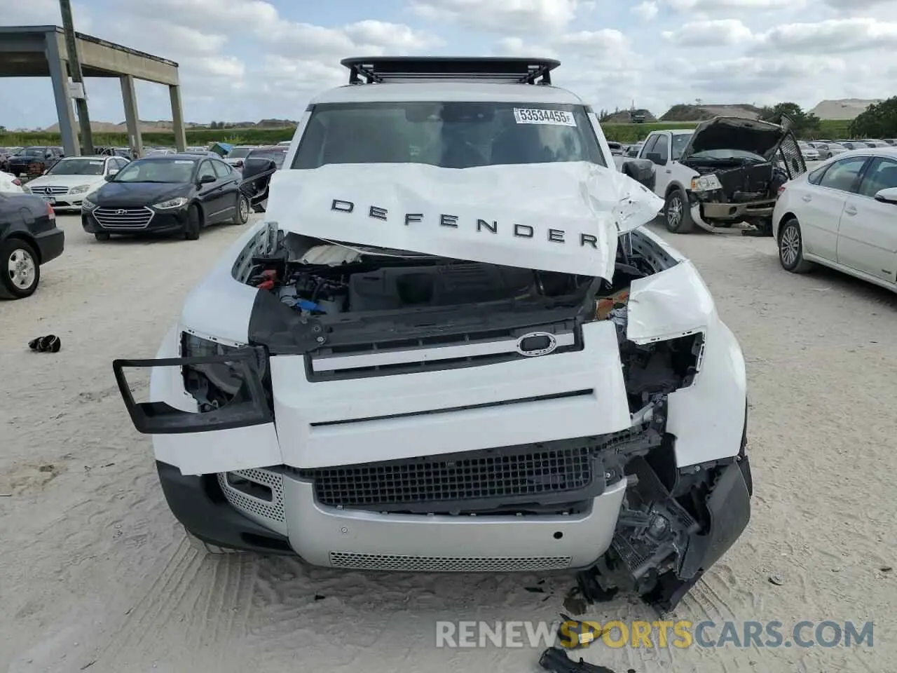 5 Photograph of a damaged car SALEPEEU6P2224987 LAND ROVER DEFENDER 2023