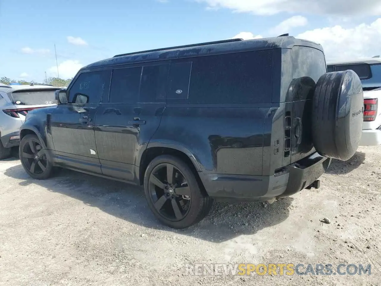 2 Photograph of a damaged car SALEPFEU1P2234459 LAND ROVER DEFENDER 2023
