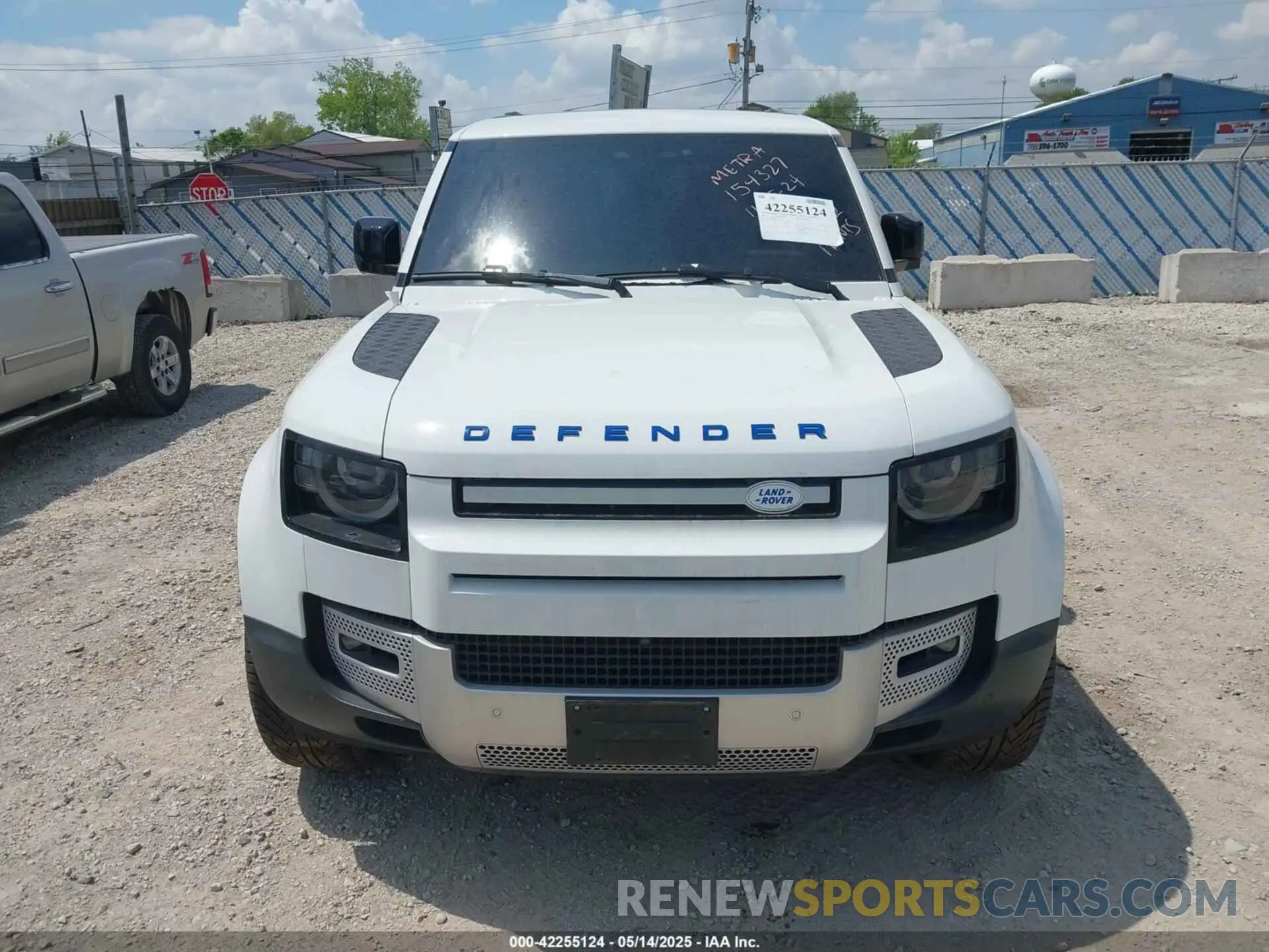 11 Photograph of a damaged car SALEPFEU4P2221611 LAND ROVER DEFENDER 2023