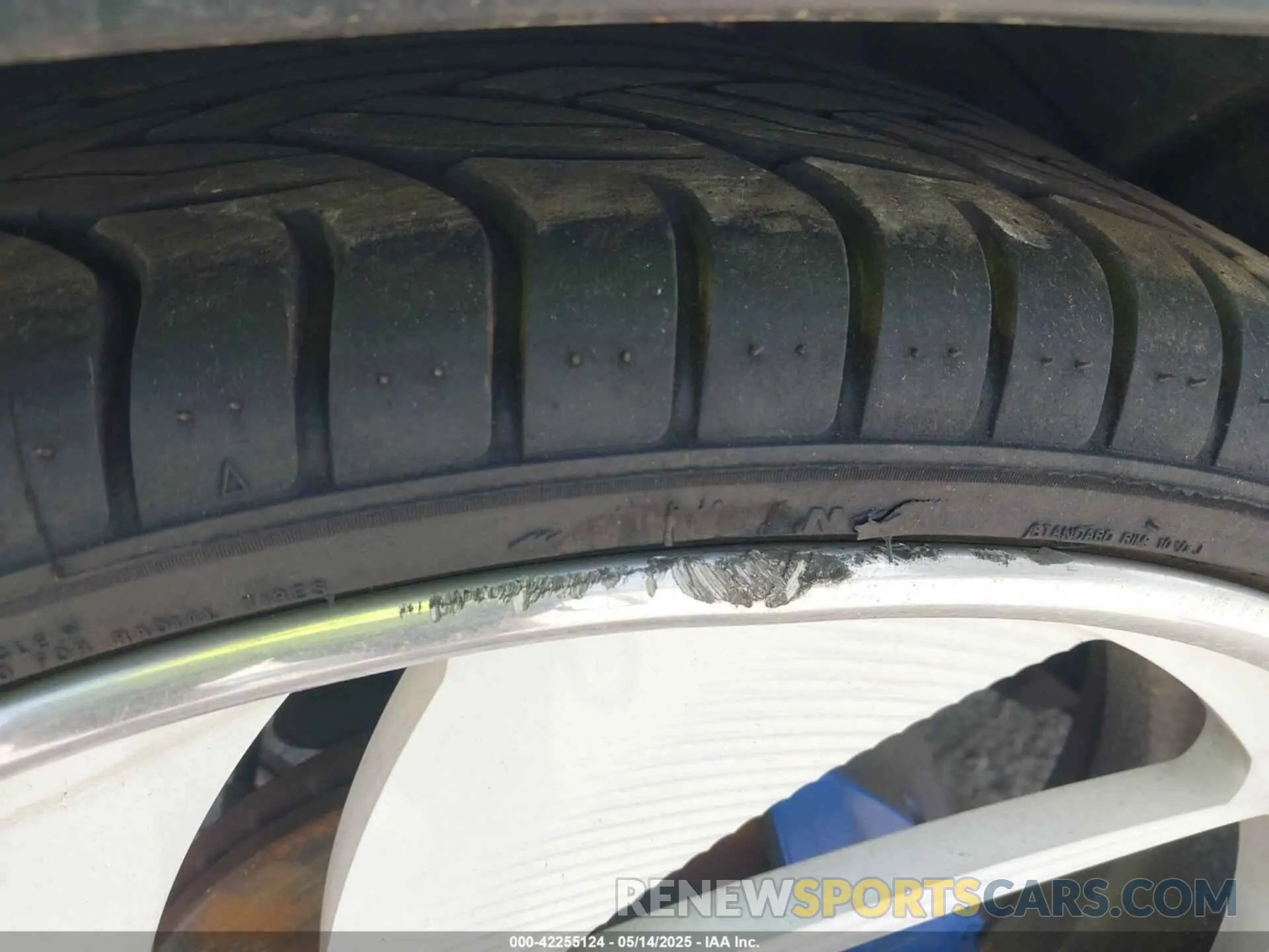 6 Photograph of a damaged car SALEPFEU4P2221611 LAND ROVER DEFENDER 2023
