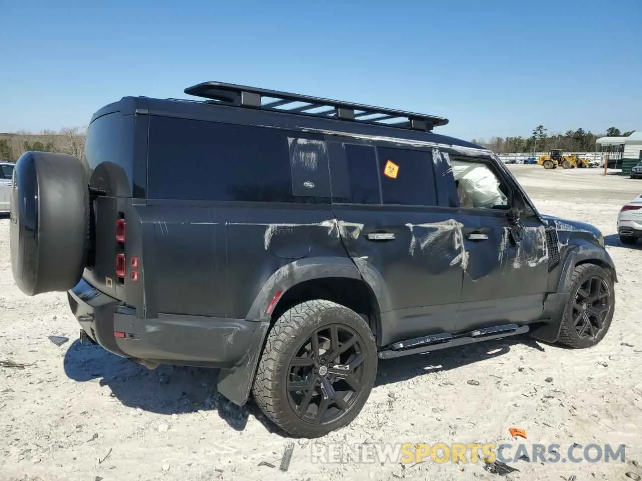 3 Photograph of a damaged car SALEPFEU5P2215977 LAND ROVER DEFENDER 2023