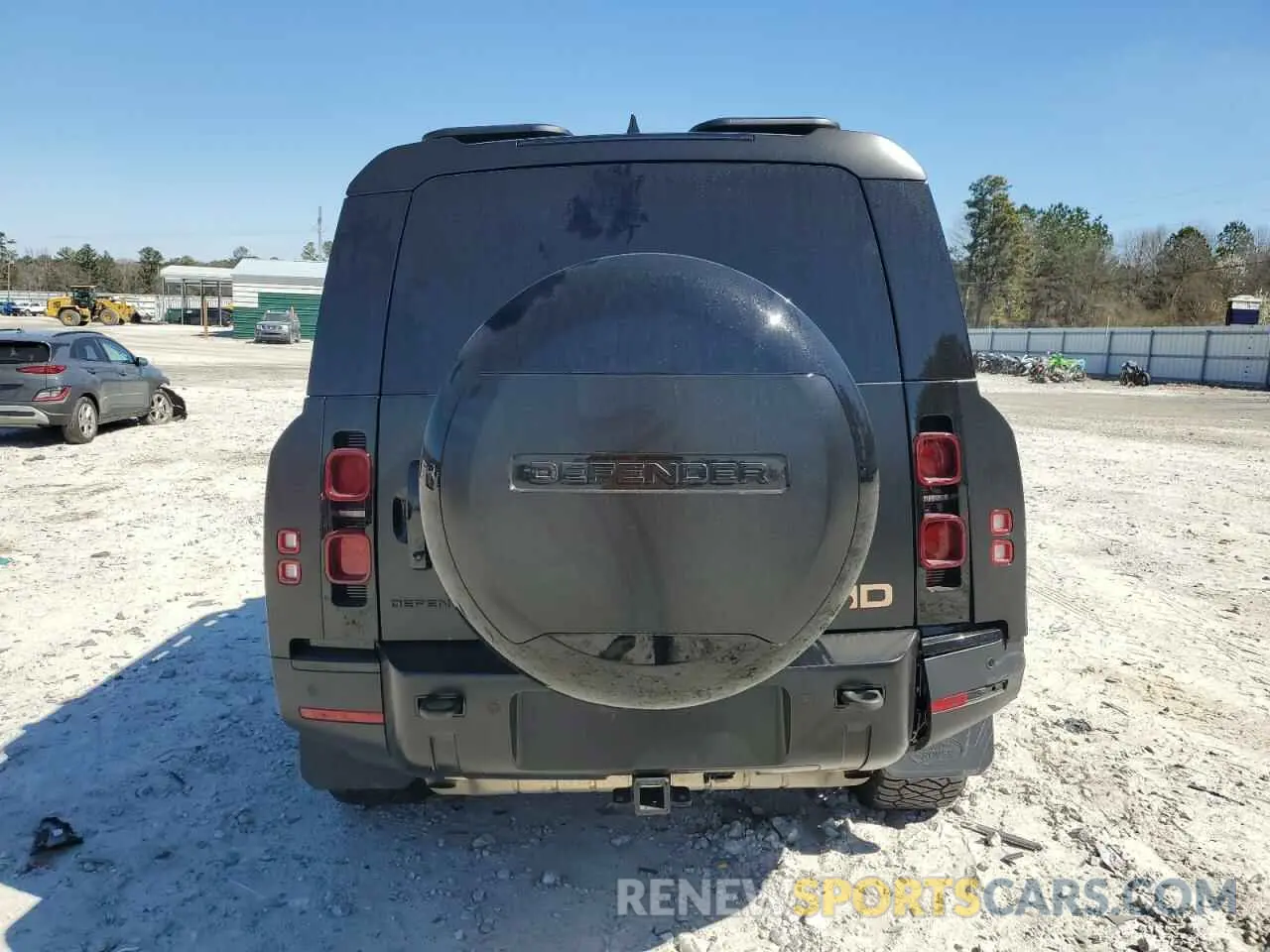 6 Photograph of a damaged car SALEPFEU5P2215977 LAND ROVER DEFENDER 2023