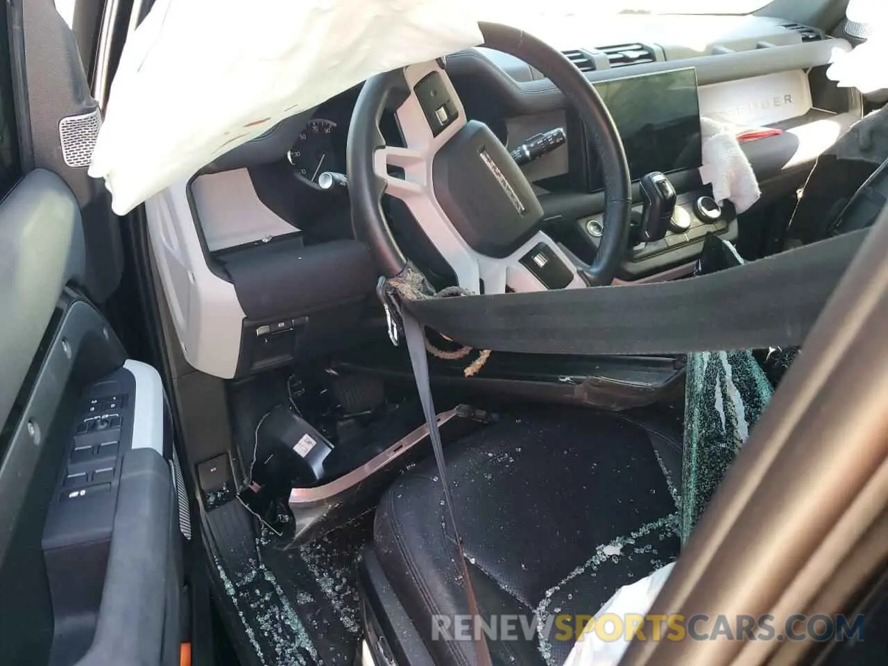 8 Photograph of a damaged car SALEPFEU5P2215977 LAND ROVER DEFENDER 2023