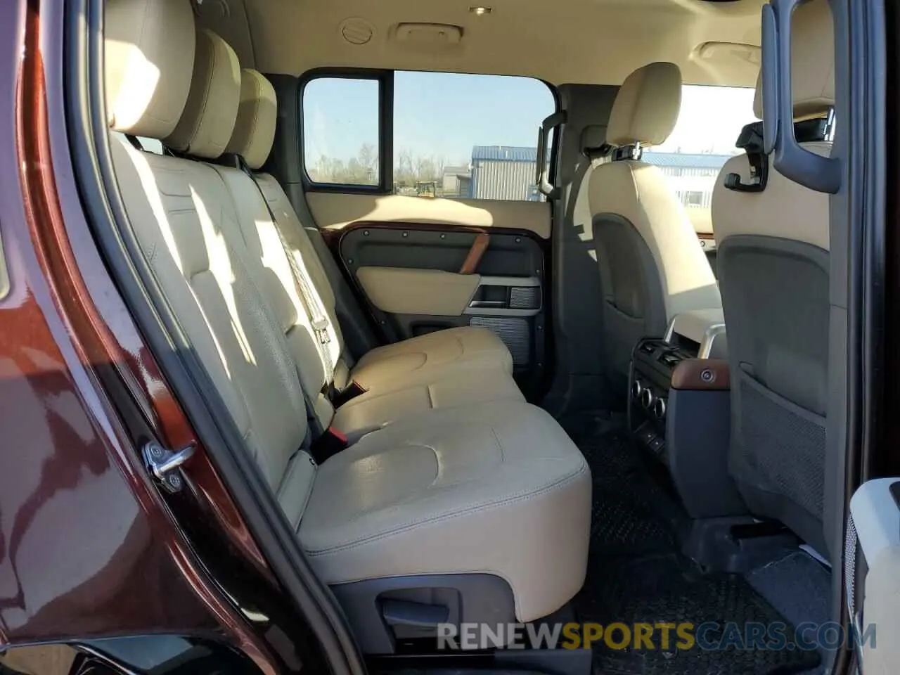 11 Photograph of a damaged car SALEPFEUXP2169353 LAND ROVER DEFENDER 2023