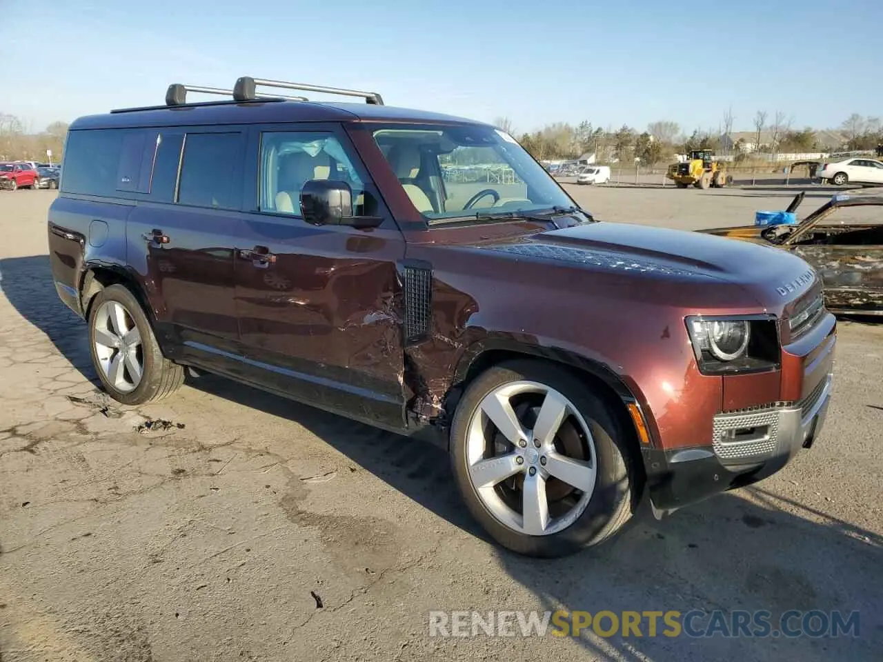 4 Photograph of a damaged car SALEPFEUXP2169353 LAND ROVER DEFENDER 2023