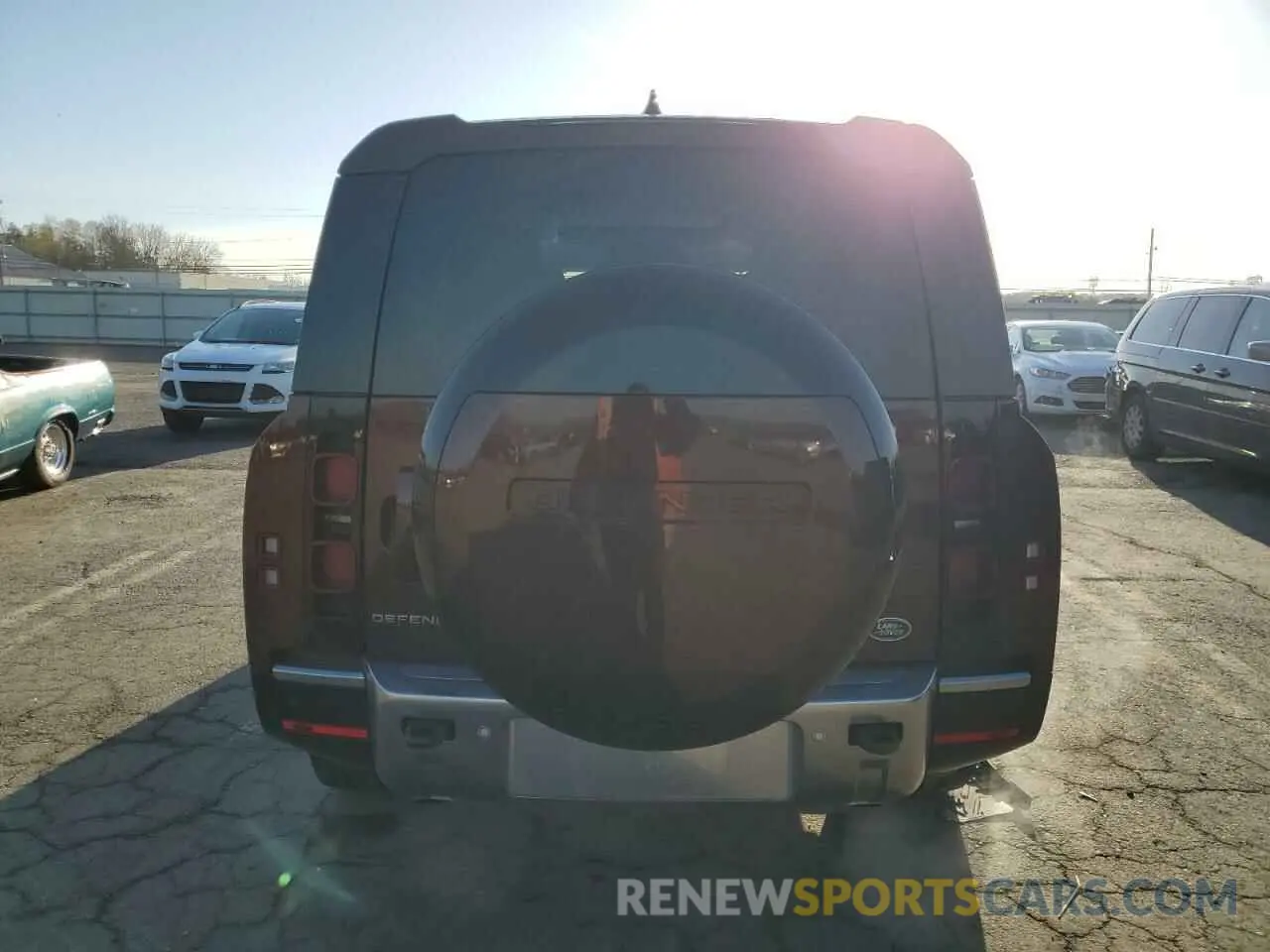 6 Photograph of a damaged car SALEPFEUXP2169353 LAND ROVER DEFENDER 2023