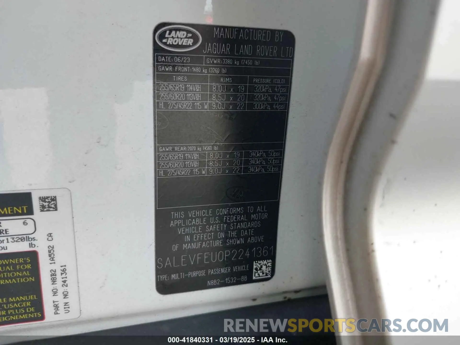 9 Photograph of a damaged car SALEVFEU0P2241361 LAND ROVER DEFENDER 2023