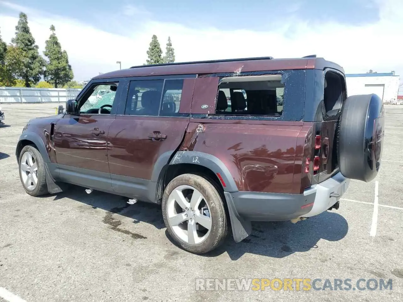 2 Photograph of a damaged car SALEVFEU1P2218980 LAND ROVER DEFENDER 2023