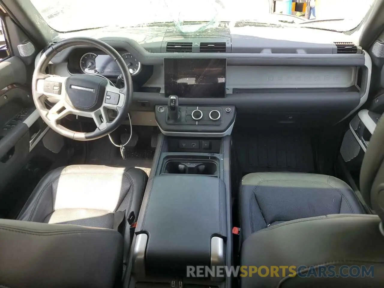 8 Photograph of a damaged car SALEVFEU1P2218980 LAND ROVER DEFENDER 2023