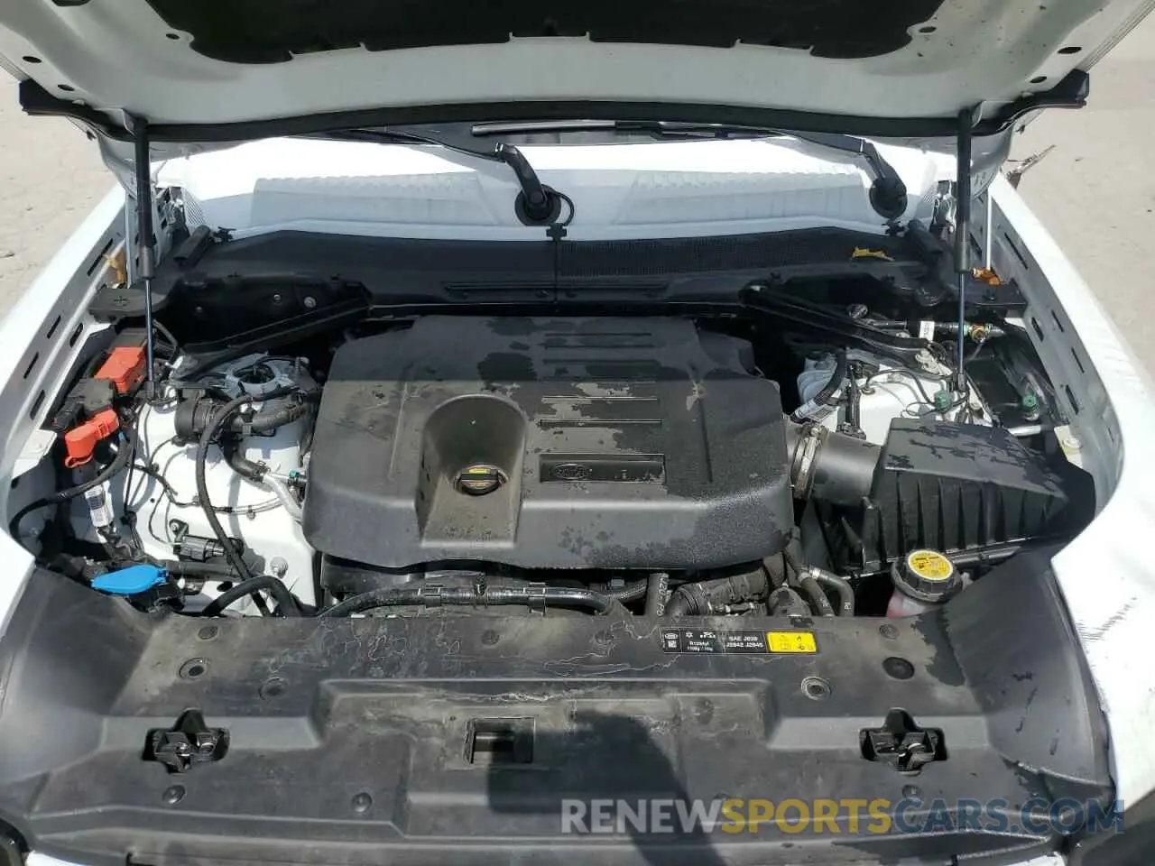 11 Photograph of a damaged car SALEVFEU4P2217208 LAND ROVER DEFENDER 2023