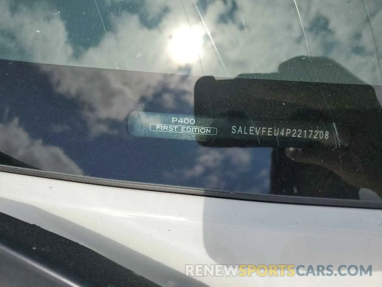 12 Photograph of a damaged car SALEVFEU4P2217208 LAND ROVER DEFENDER 2023