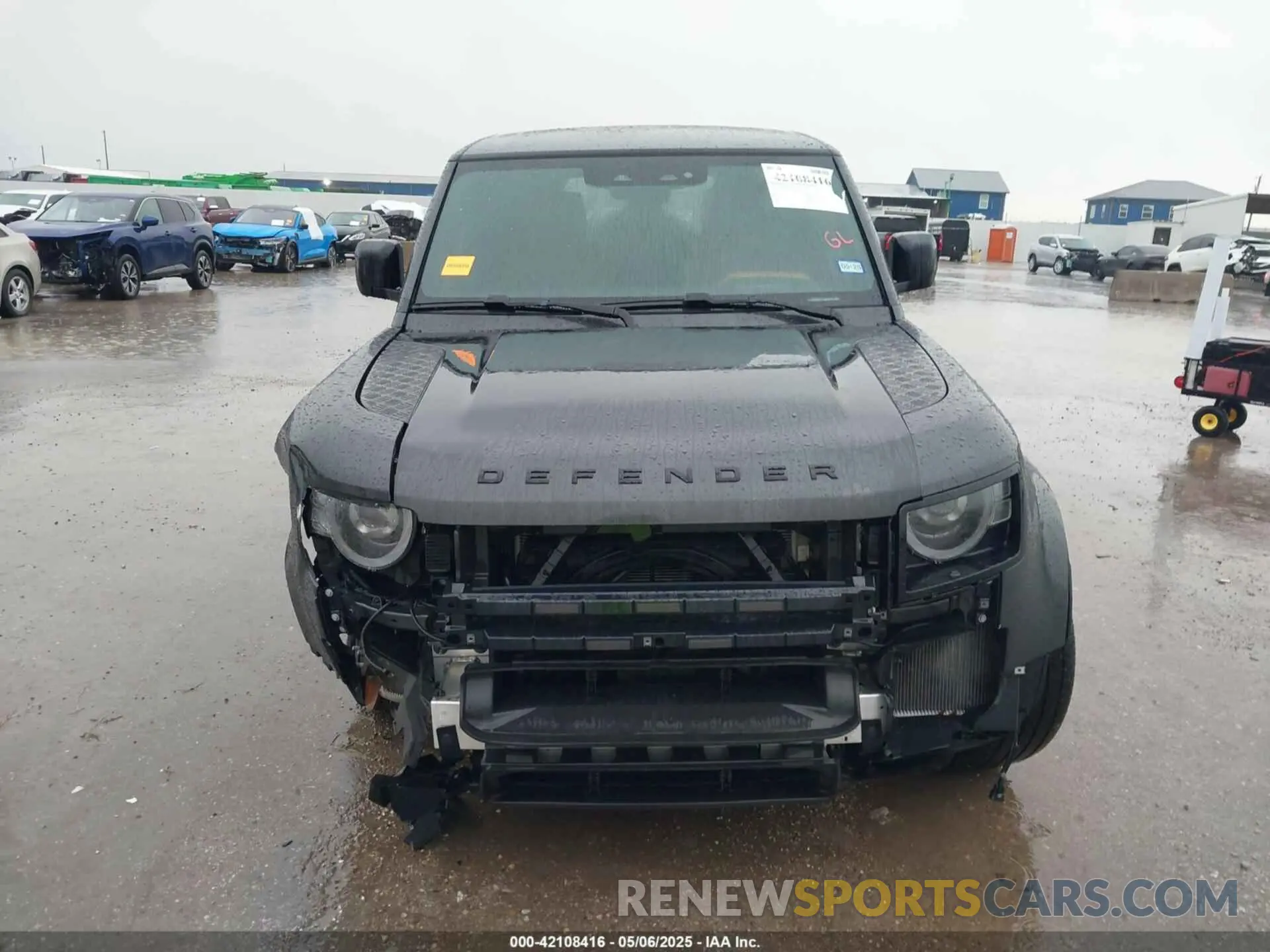 13 Photograph of a damaged car SALEWEEE8P2124272 LAND ROVER DEFENDER 2023
