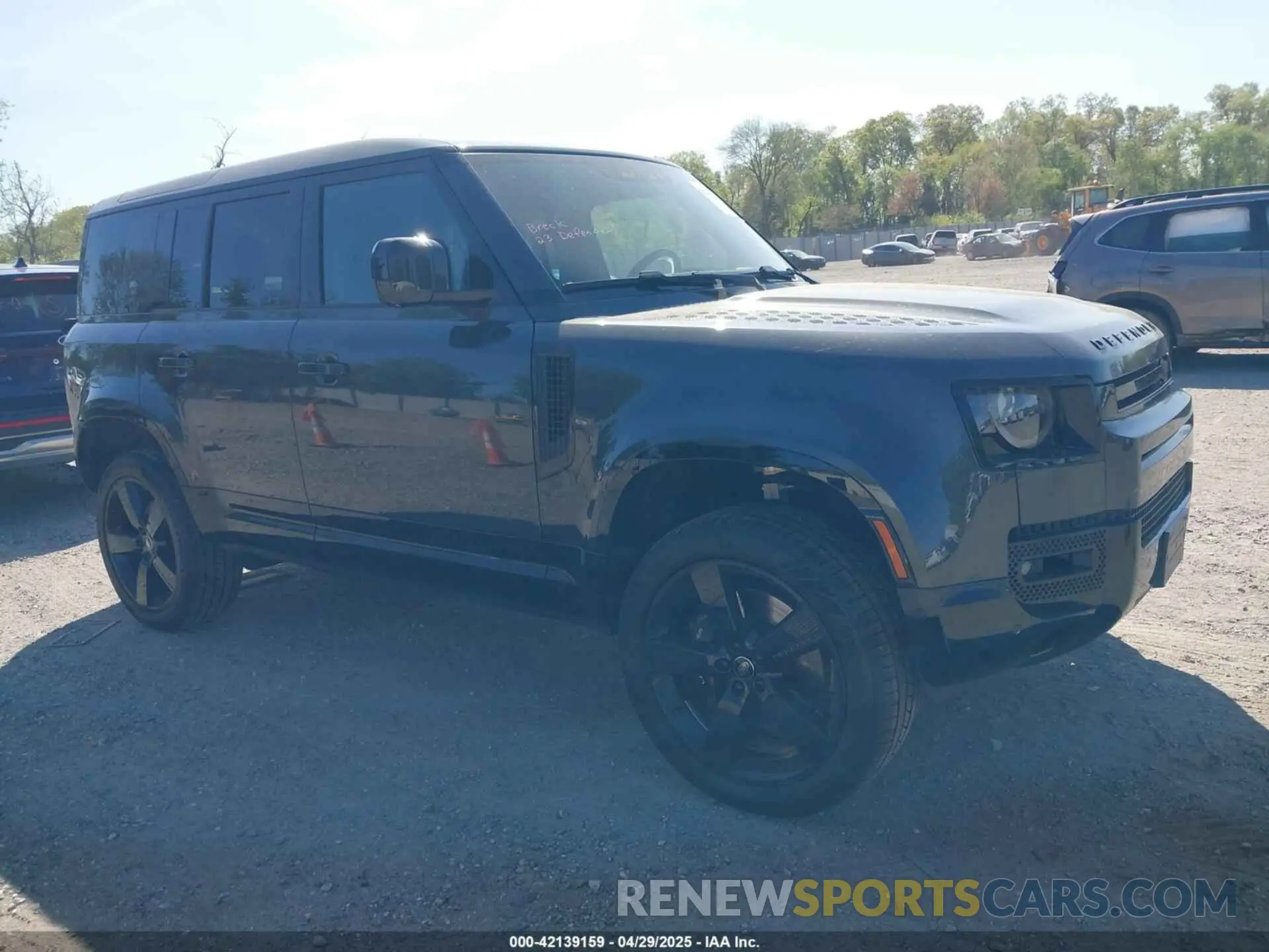 1 Photograph of a damaged car SALEWEEE8P2196668 LAND ROVER DEFENDER 2023