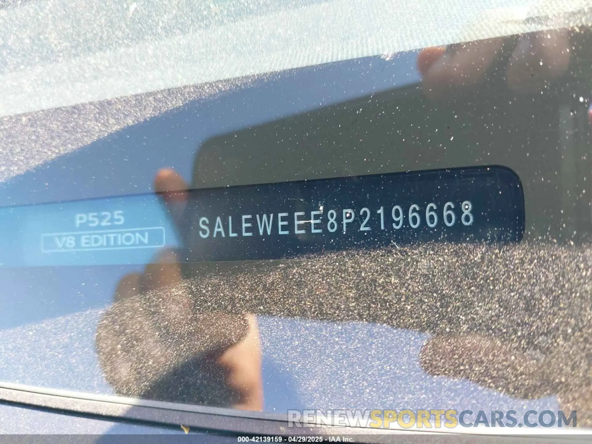 9 Photograph of a damaged car SALEWEEE8P2196668 LAND ROVER DEFENDER 2023