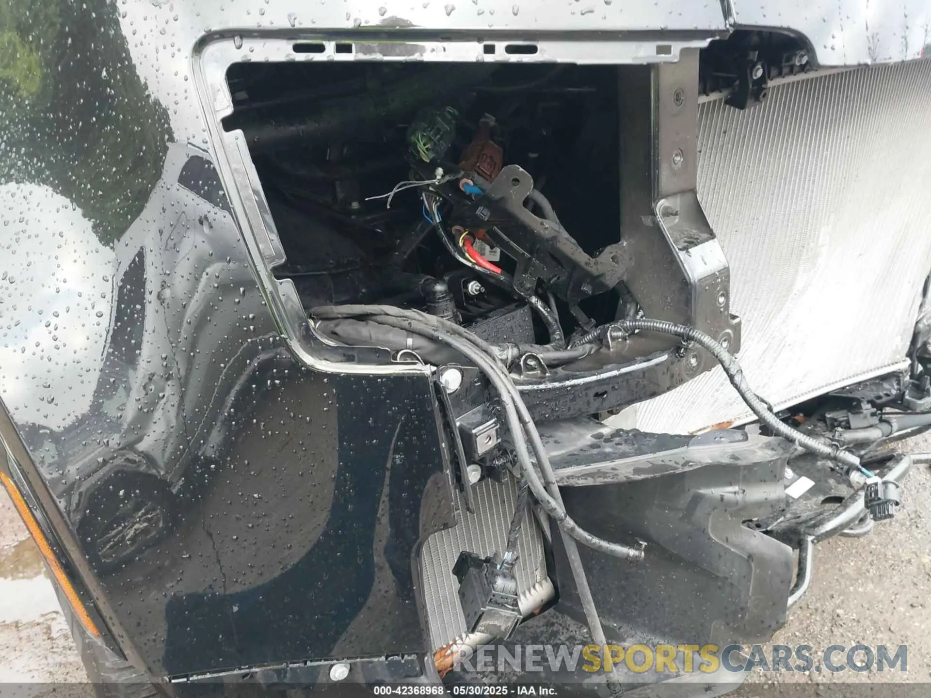 19 Photograph of a damaged car SALEX7EU2P2213481 LAND ROVER DEFENDER 2023