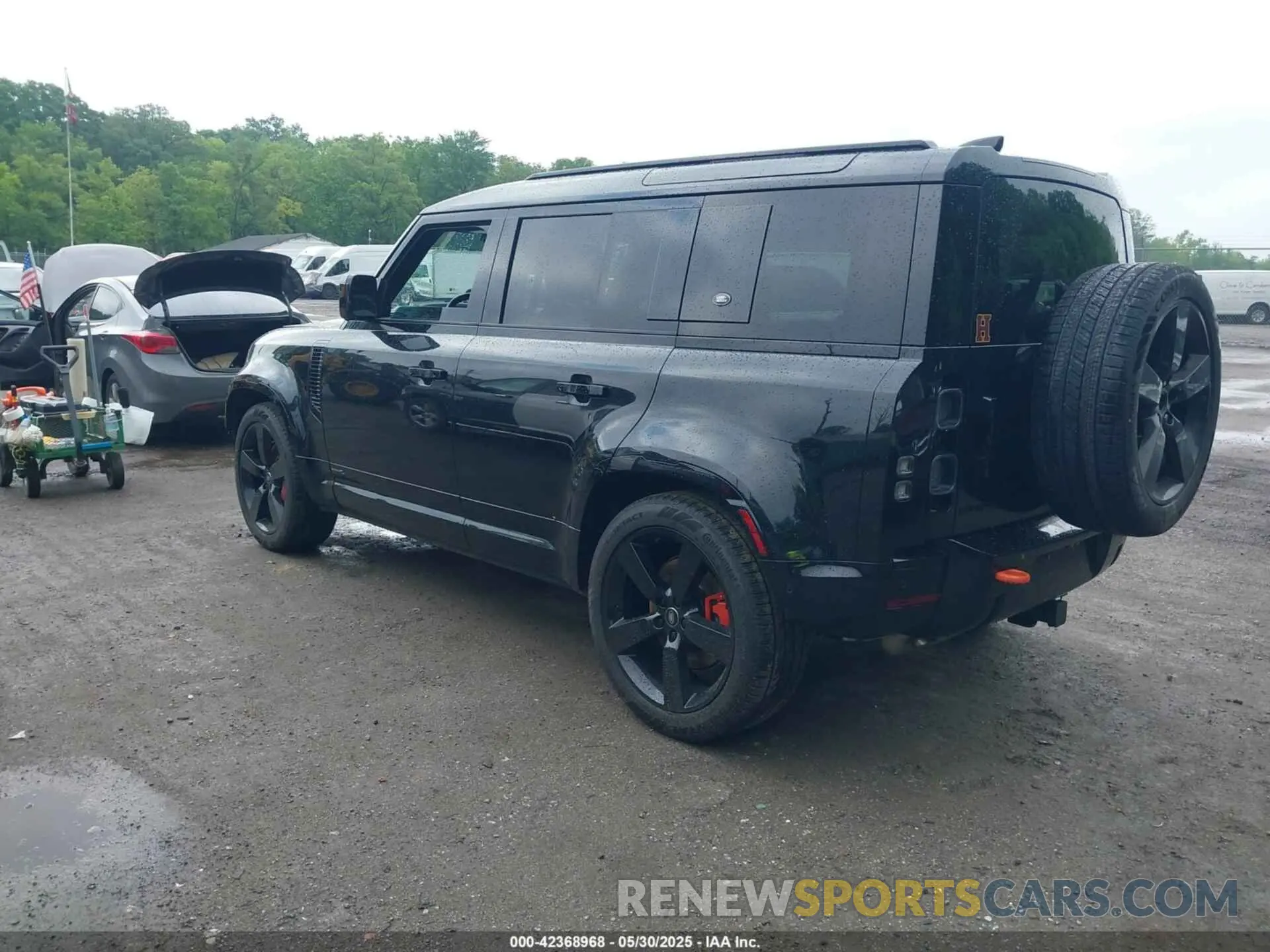 3 Photograph of a damaged car SALEX7EU2P2213481 LAND ROVER DEFENDER 2023