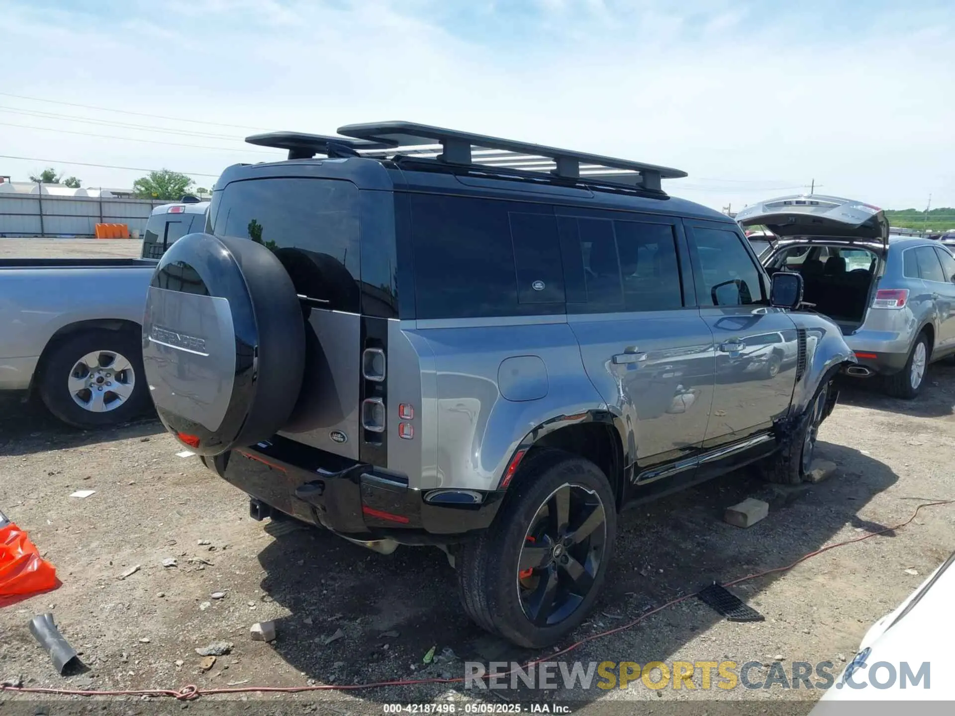 4 Photograph of a damaged car SALEX7EUXP2200655 LAND ROVER DEFENDER 2023