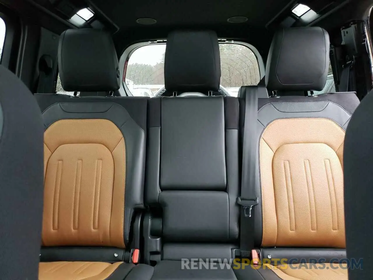 10 Photograph of a damaged car SALEXEEU8P2111784 LAND ROVER DEFENDER 2023