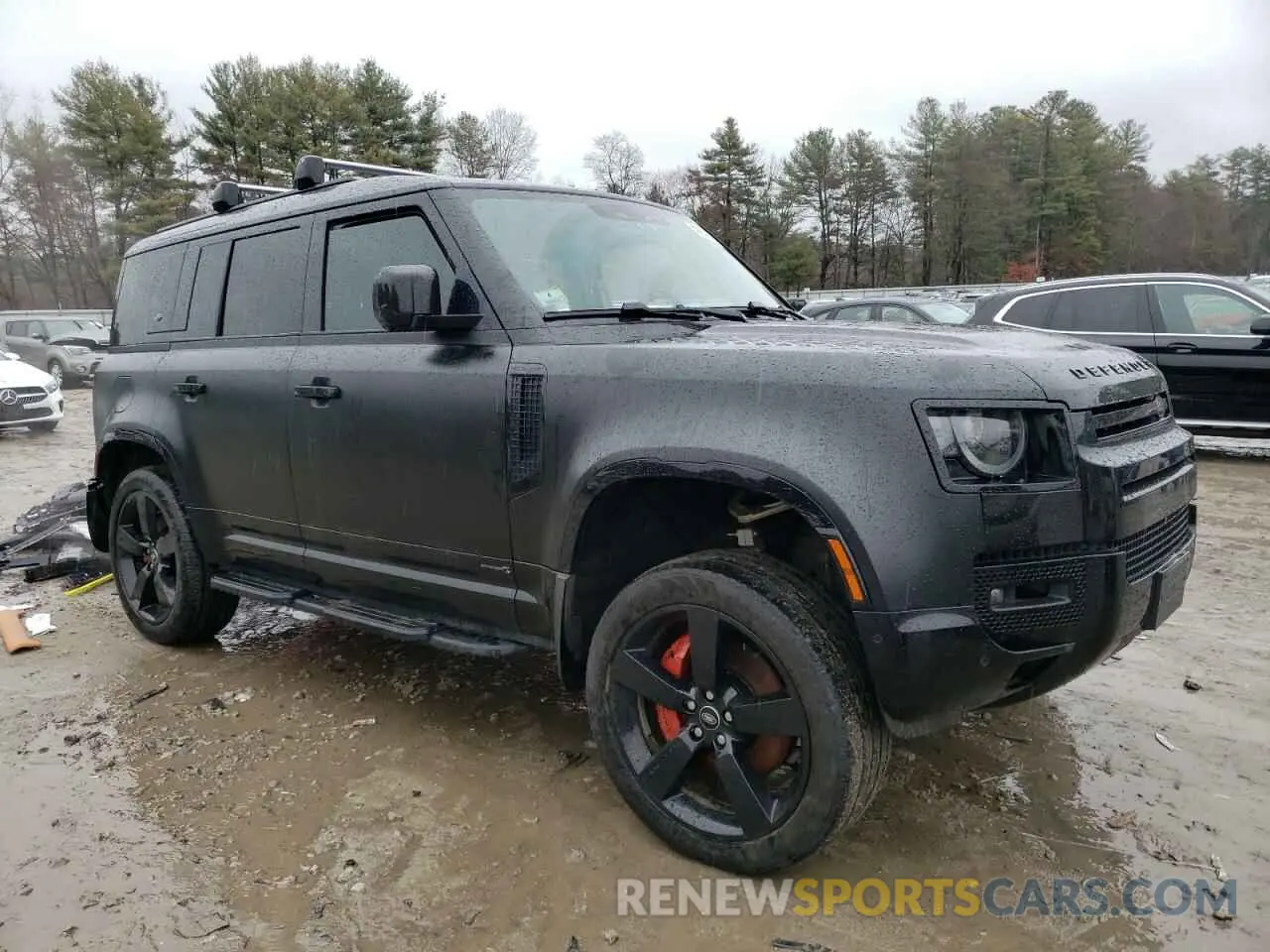 4 Photograph of a damaged car SALEXEEU8P2111784 LAND ROVER DEFENDER 2023