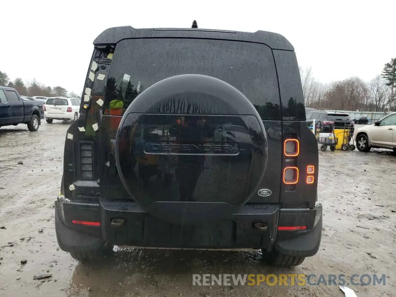 6 Photograph of a damaged car SALEXEEU8P2111784 LAND ROVER DEFENDER 2023