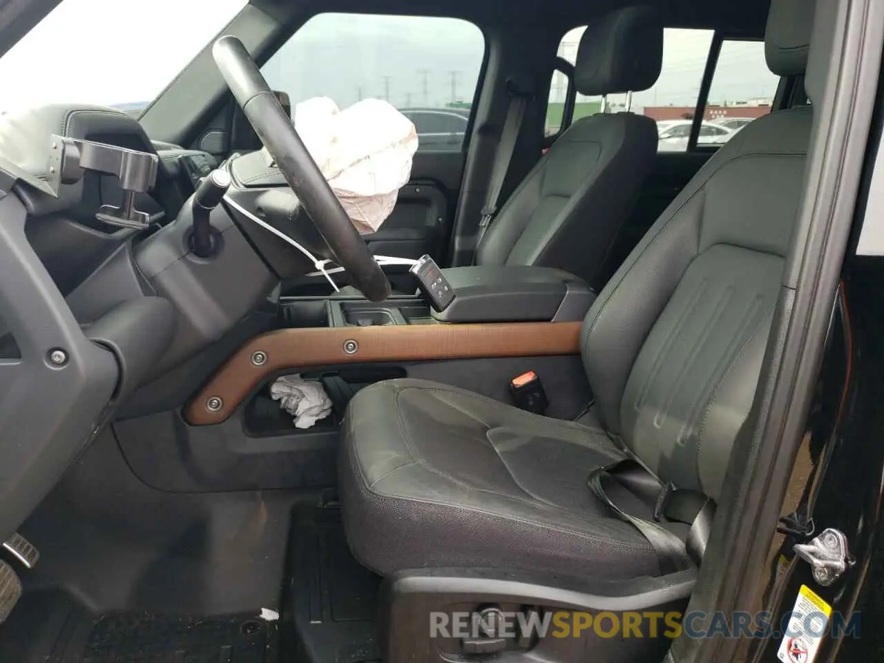 7 Photograph of a damaged car SALEXEEU8P2165523 LAND ROVER DEFENDER 2023