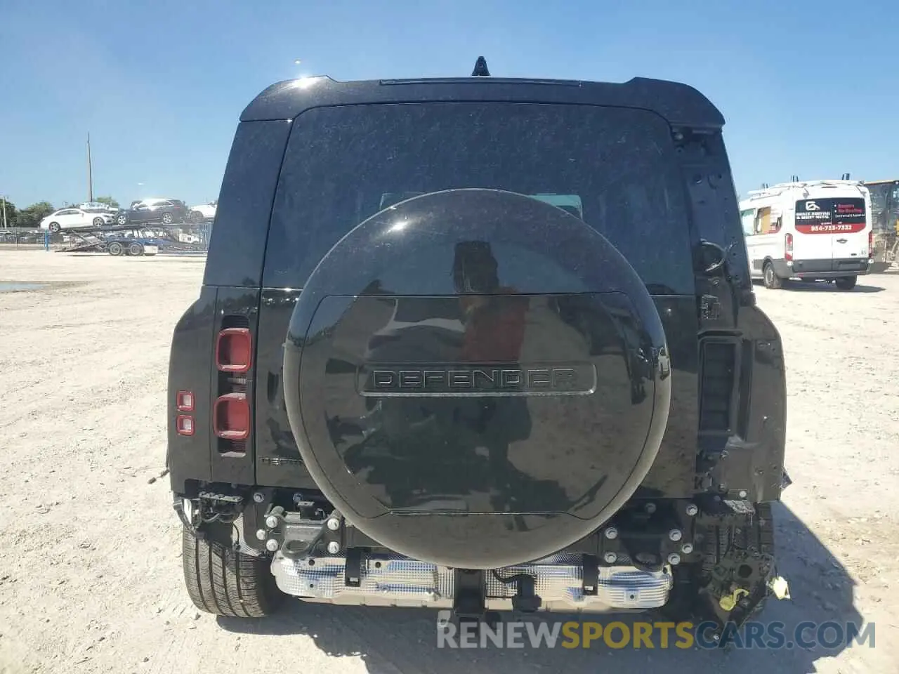 6 Photograph of a damaged car SALE27EU2R2351734 LAND ROVER DEFENDER 2024