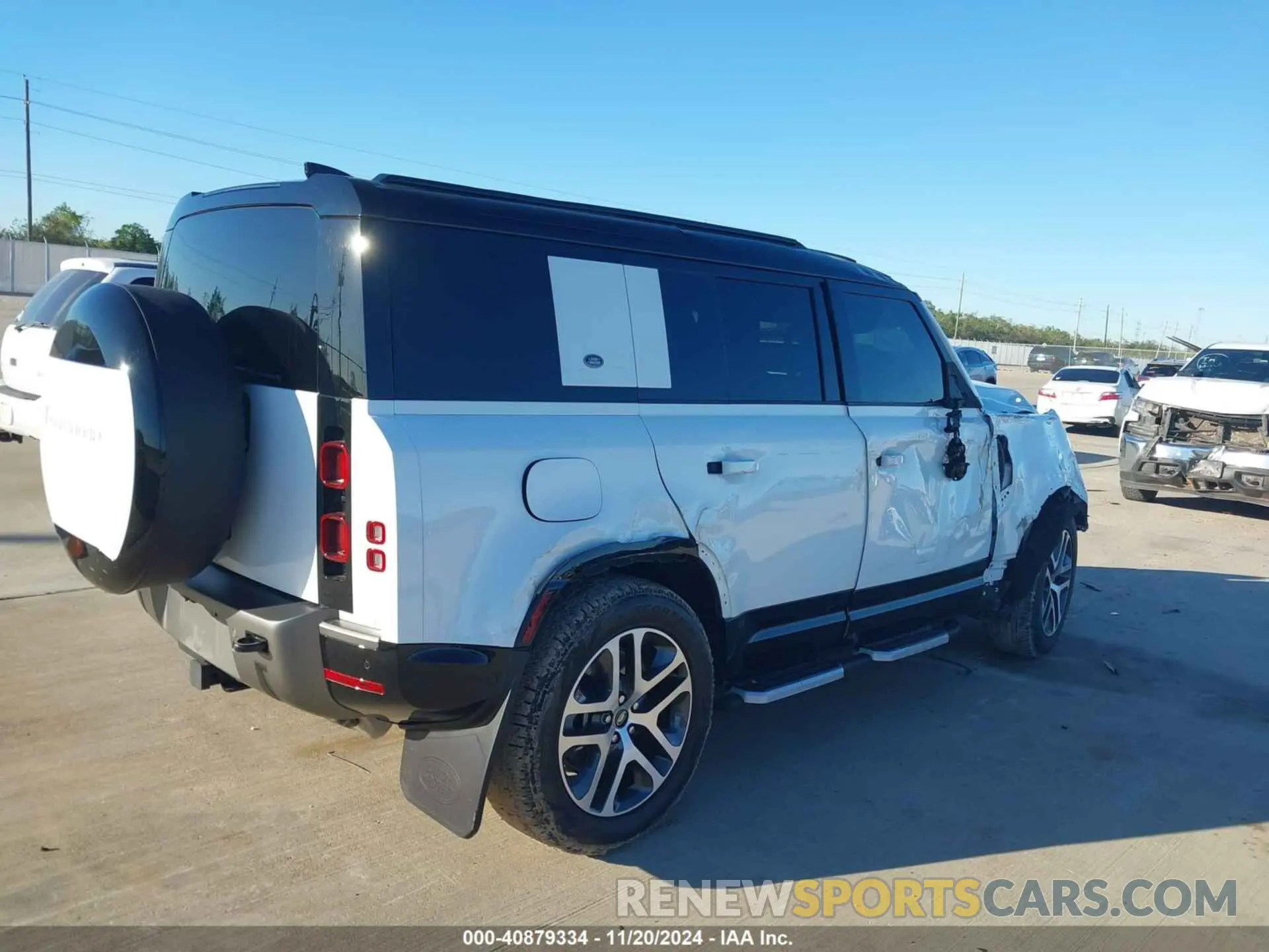 4 Photograph of a damaged car SALE27EU5R2262224 LAND ROVER DEFENDER 2024