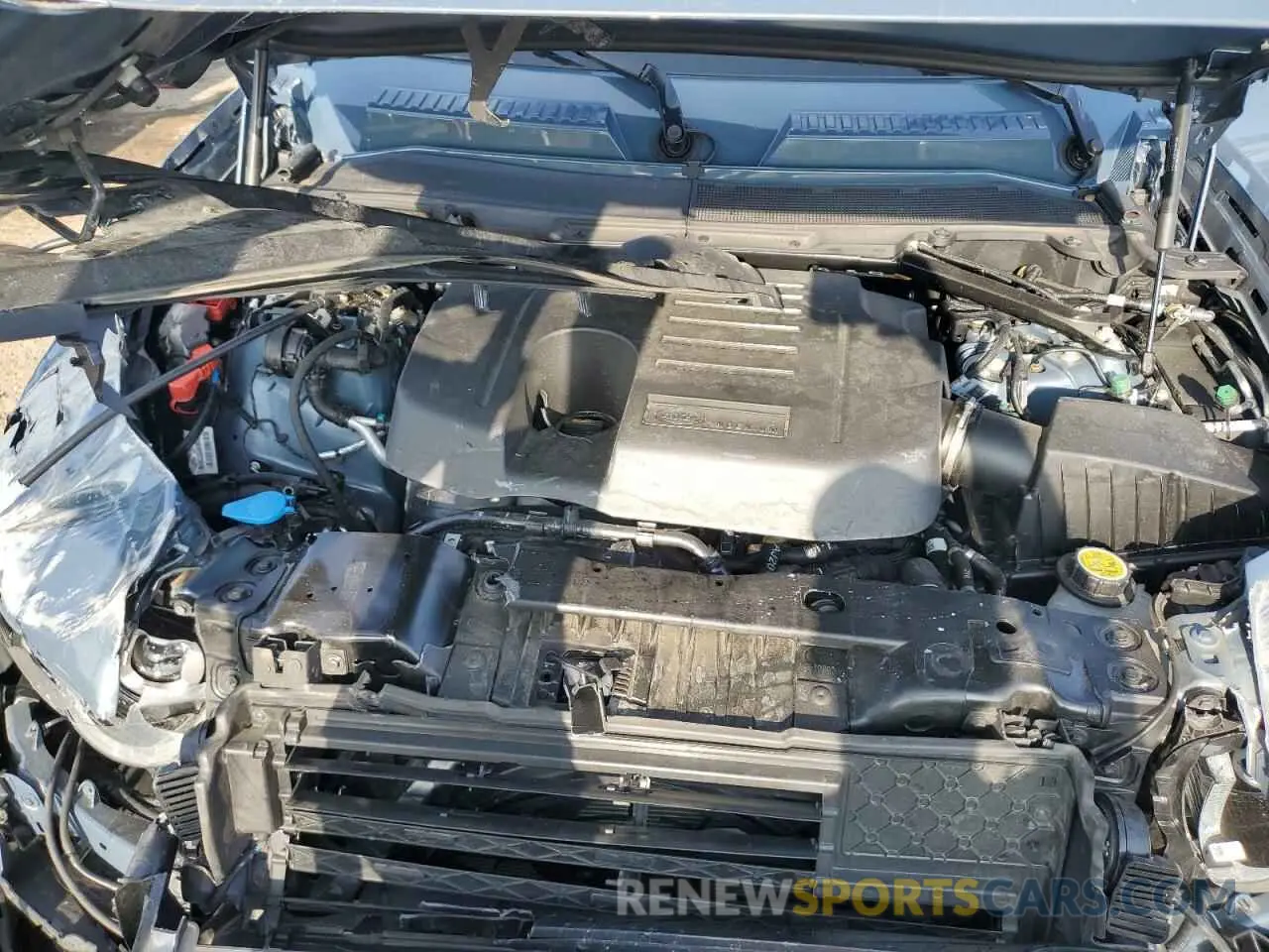 12 Photograph of a damaged car SALE27EU8R2268390 LAND ROVER DEFENDER 2024